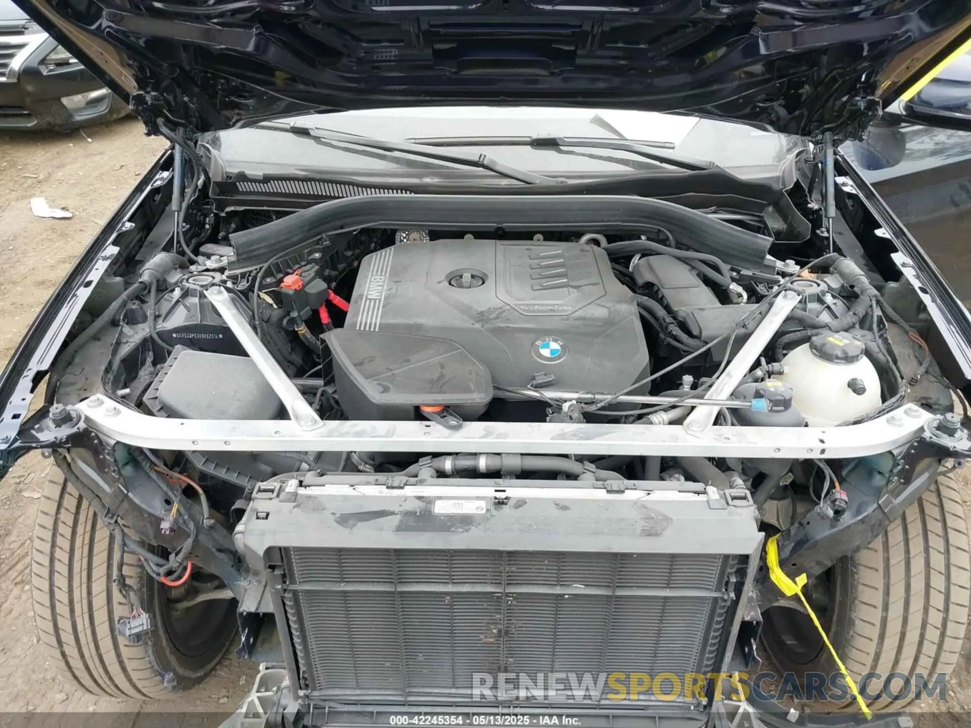 10 Photograph of a damaged car 5UX53DP03N9K52014 BMW X3 2022