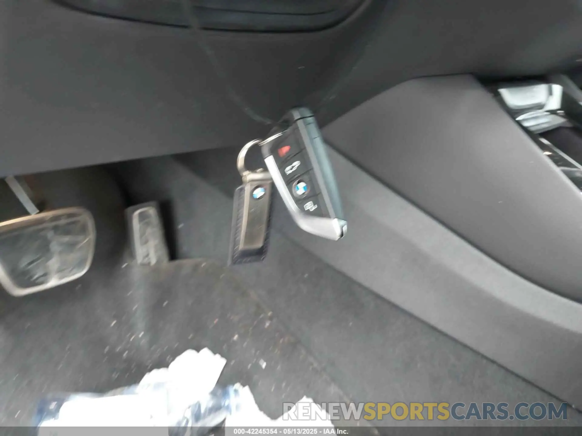 11 Photograph of a damaged car 5UX53DP03N9K52014 BMW X3 2022