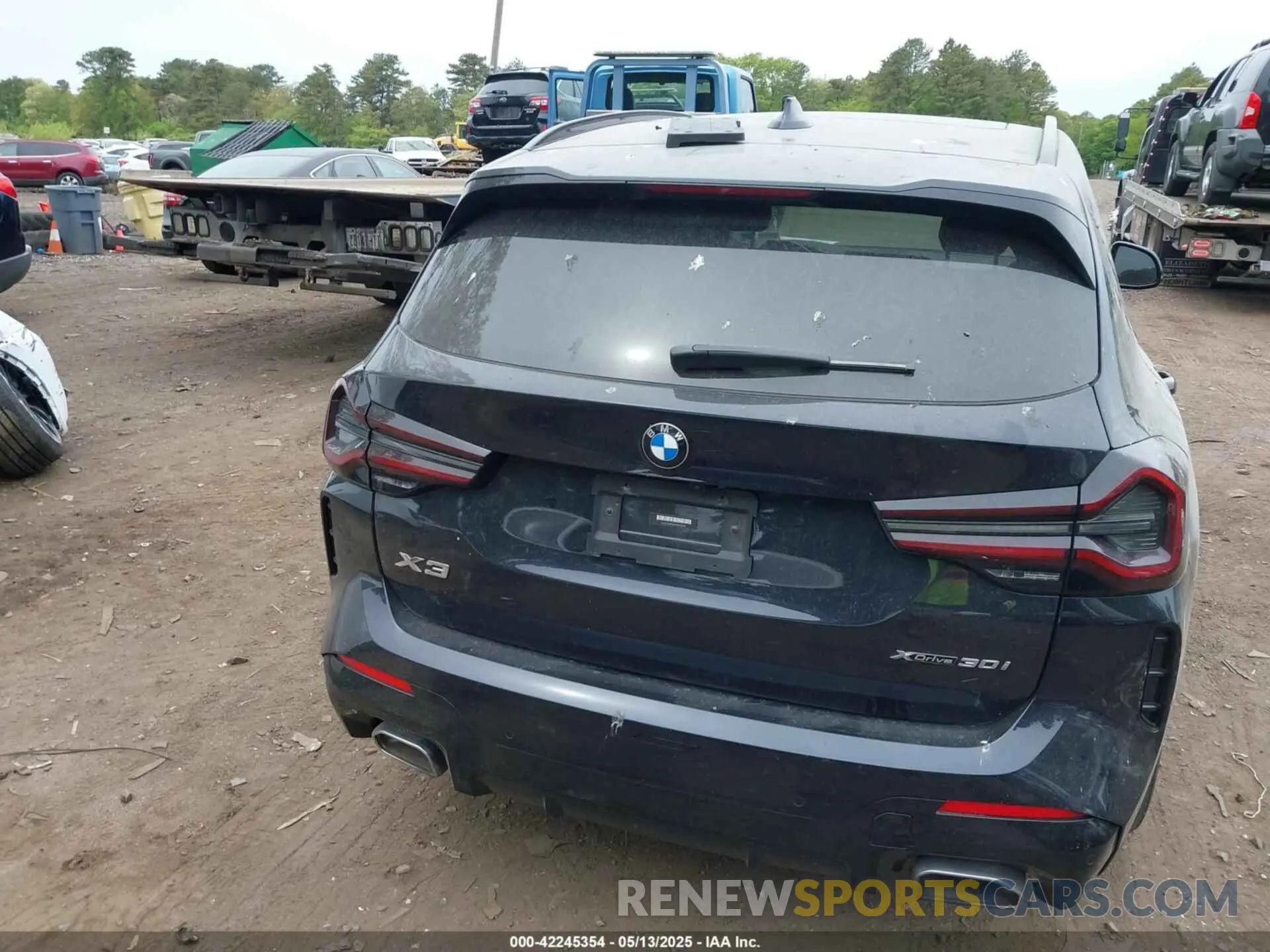 16 Photograph of a damaged car 5UX53DP03N9K52014 BMW X3 2022