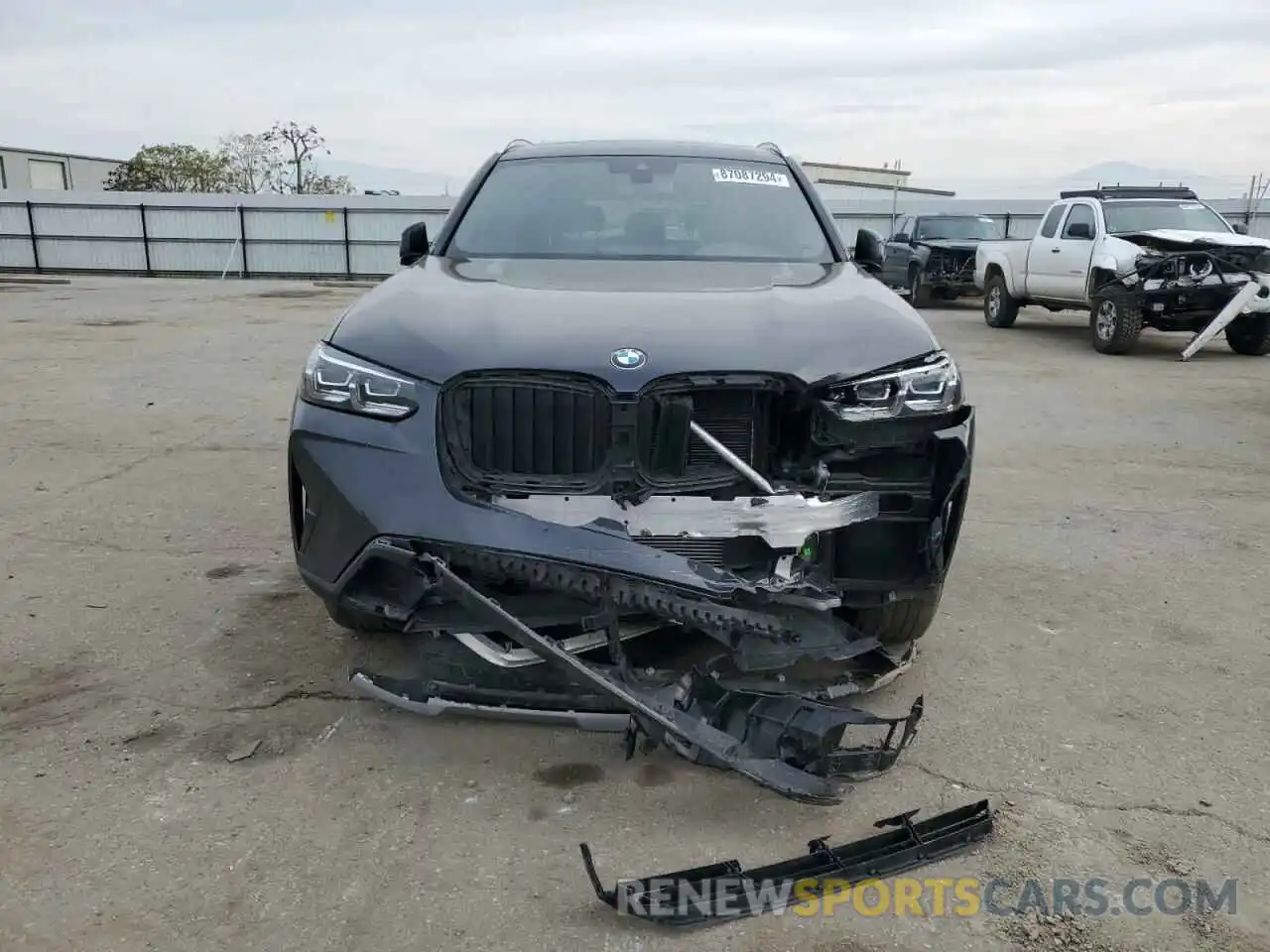 5 Photograph of a damaged car 5UX53DP03N9M92941 BMW X3 2022