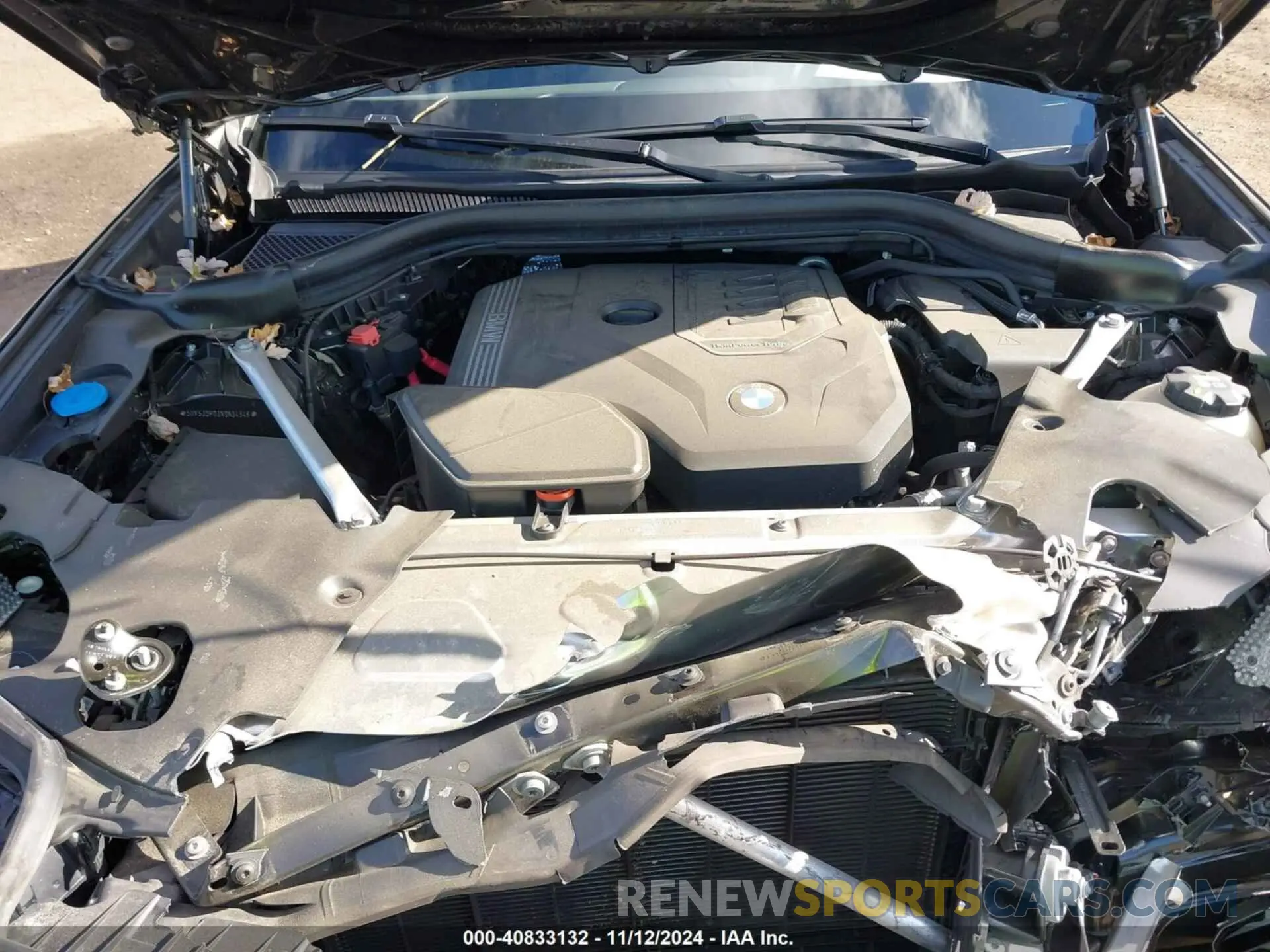 10 Photograph of a damaged car 5UX53DP03N9N34346 BMW X3 2022