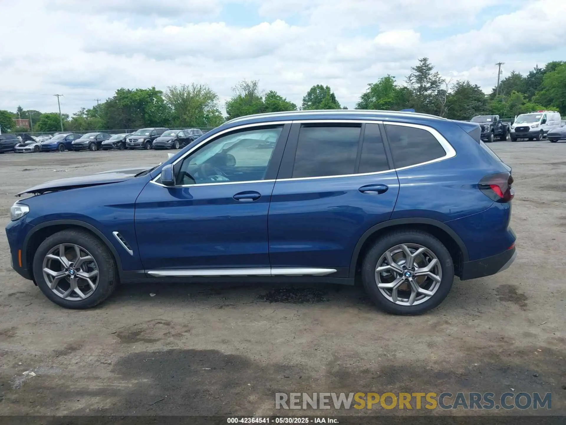 14 Photograph of a damaged car 5UX53DP04N9J98450 BMW X3 2022