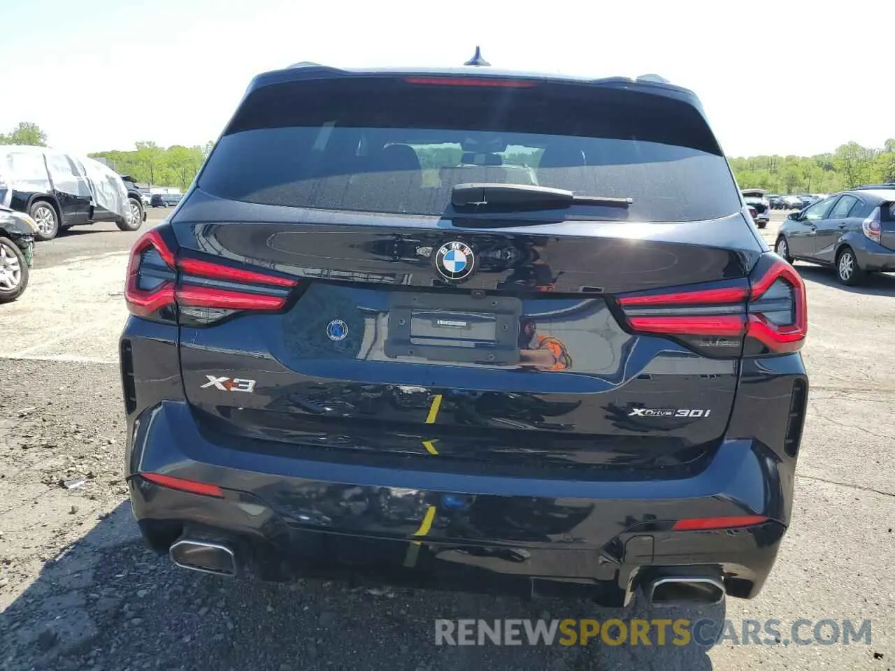 6 Photograph of a damaged car 5UX53DP05N9J05046 BMW X3 2022