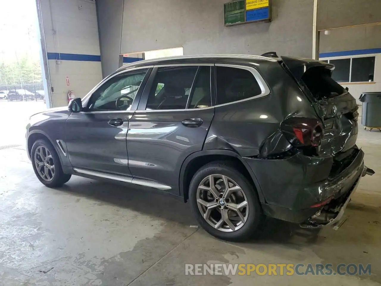 2 Photograph of a damaged car 5UX53DP05N9J69121 BMW X3 2022