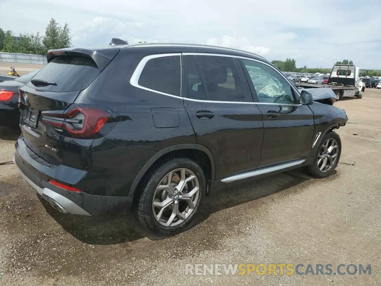 3 Photograph of a damaged car 5UX53DP05N9L47772 BMW X3 2022