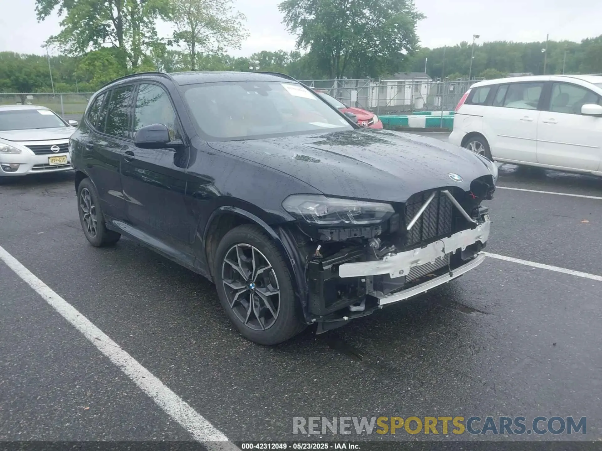 1 Photograph of a damaged car 5UX53DP05N9M46219 BMW X3 2022