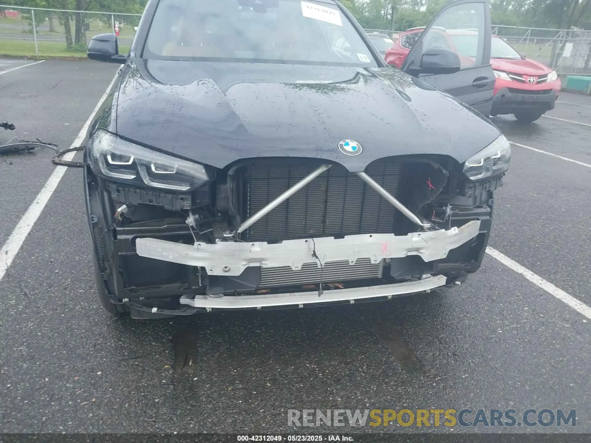 18 Photograph of a damaged car 5UX53DP05N9M46219 BMW X3 2022