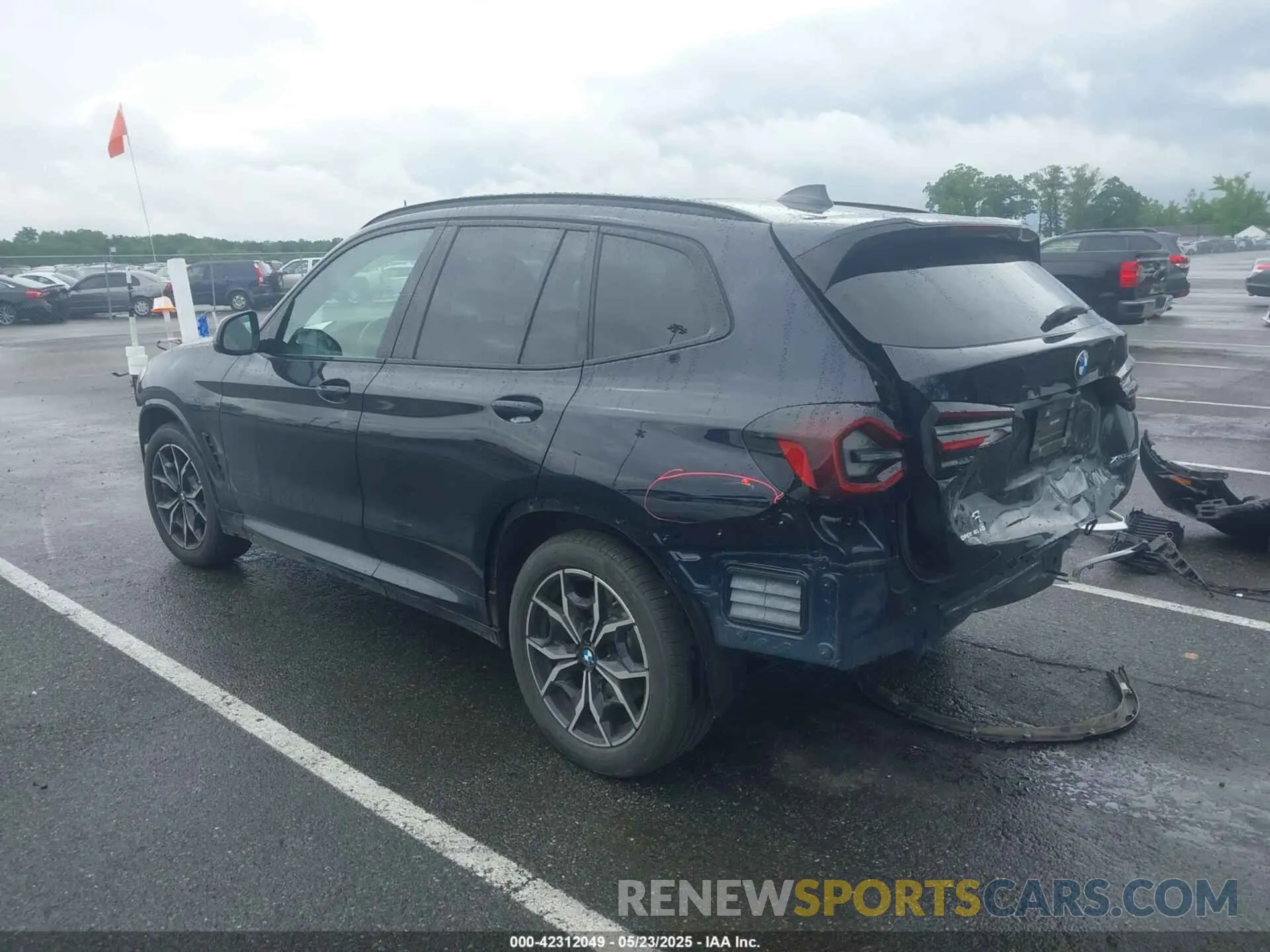3 Photograph of a damaged car 5UX53DP05N9M46219 BMW X3 2022