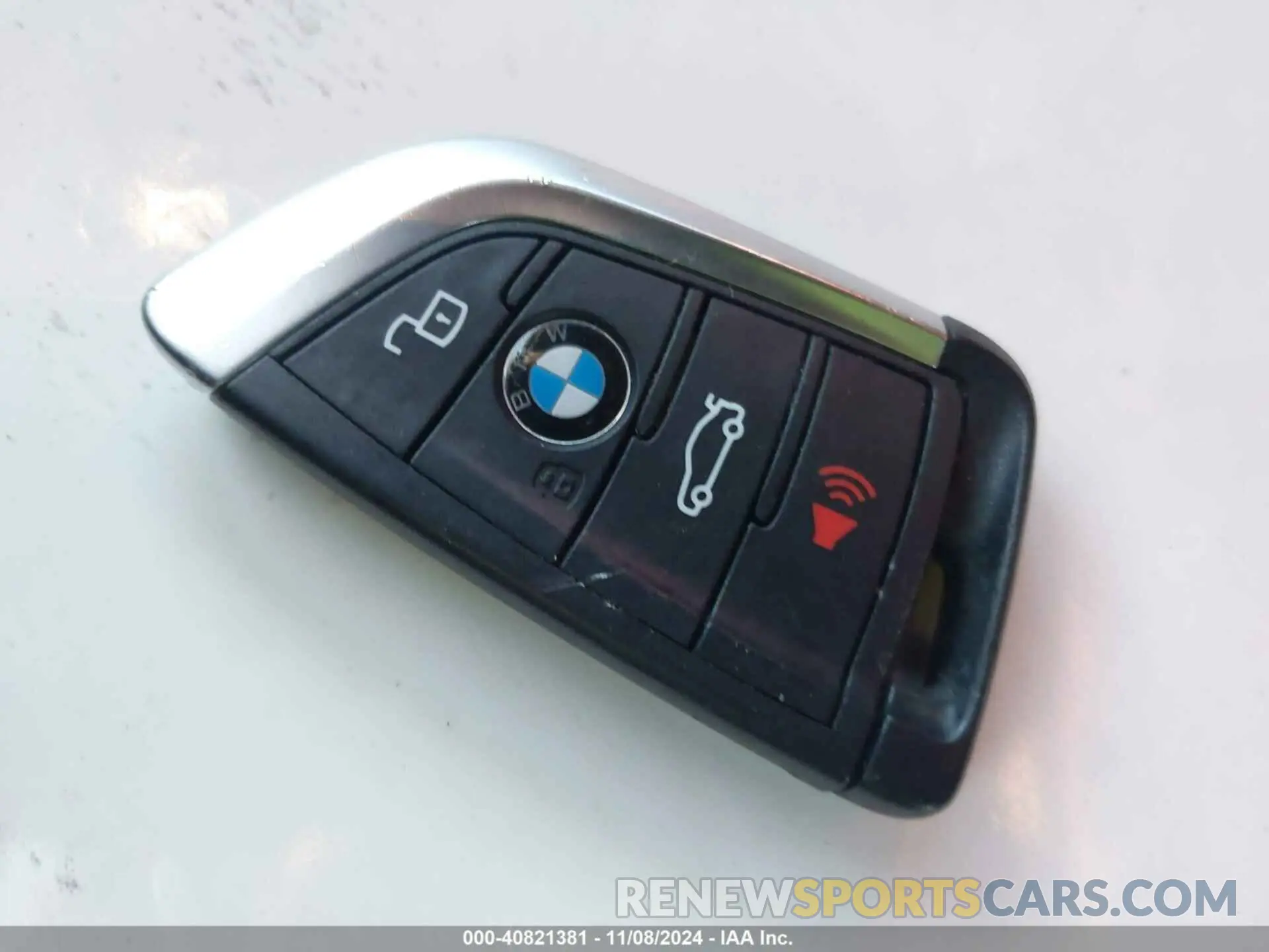 11 Photograph of a damaged car 5UX53DP05N9M67684 BMW X3 2022