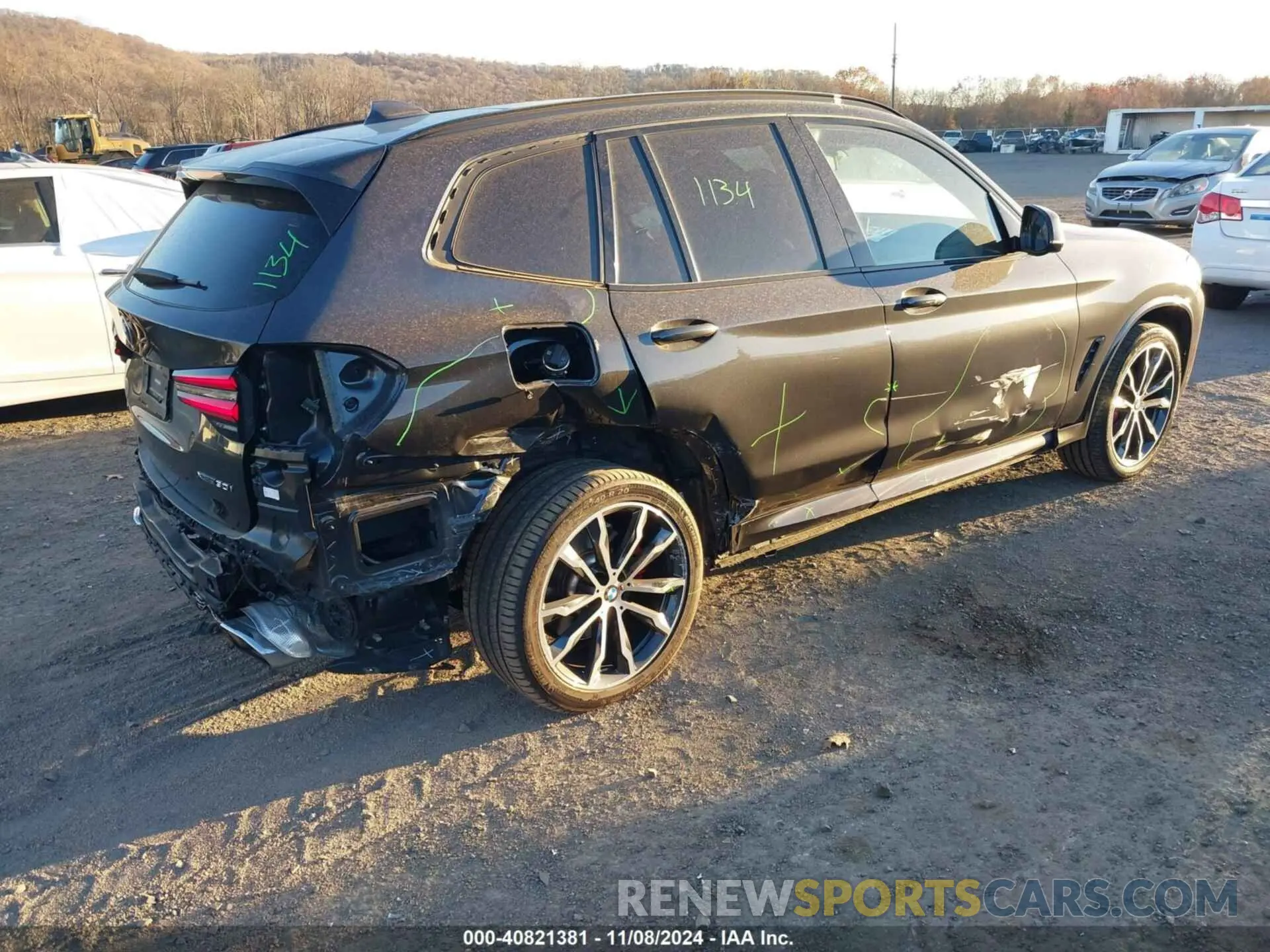 4 Photograph of a damaged car 5UX53DP05N9M67684 BMW X3 2022