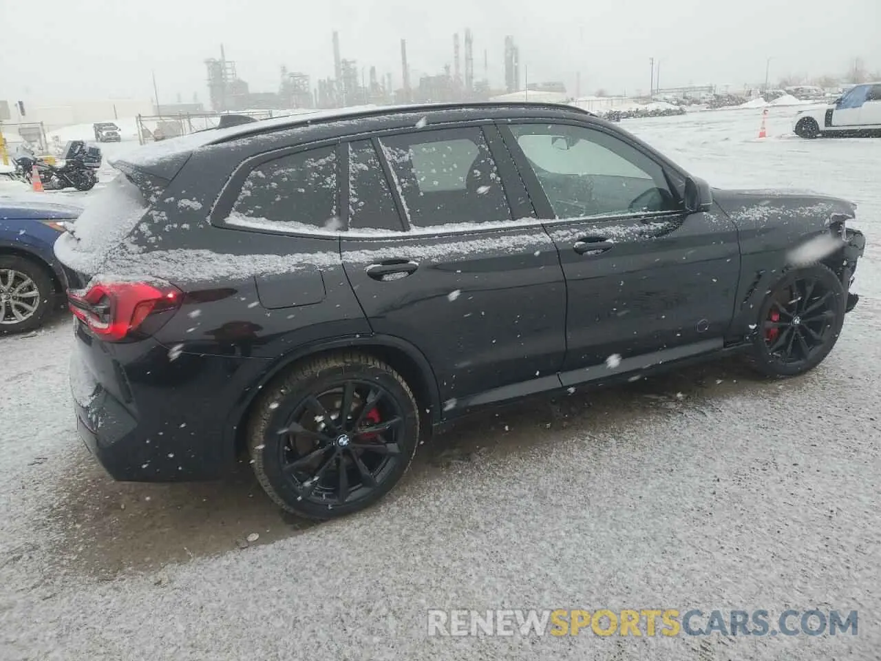 3 Photograph of a damaged car 5UX53DP06N9J29534 BMW X3 2022