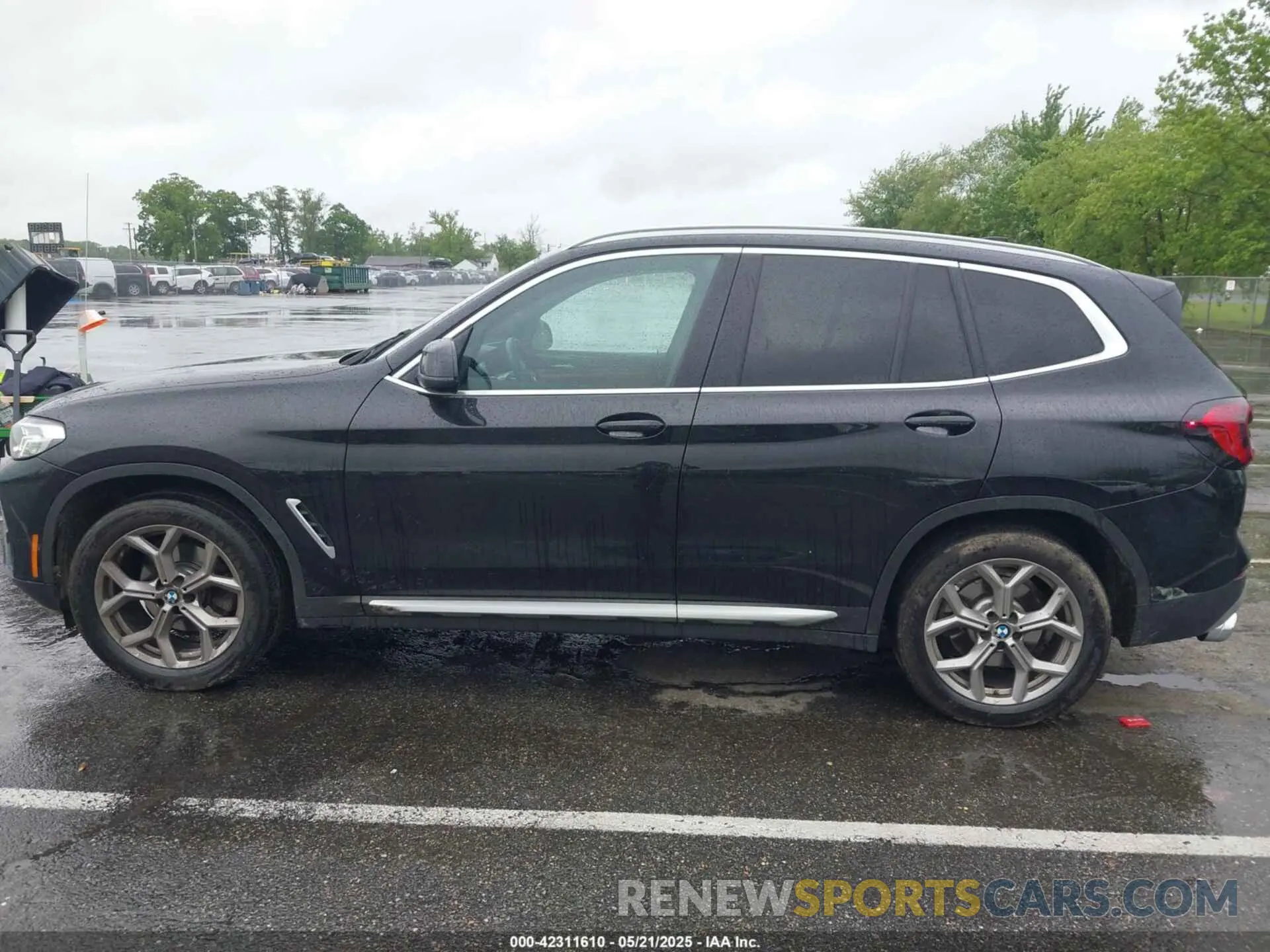 14 Photograph of a damaged car 5UX53DP06N9J37455 BMW X3 2022