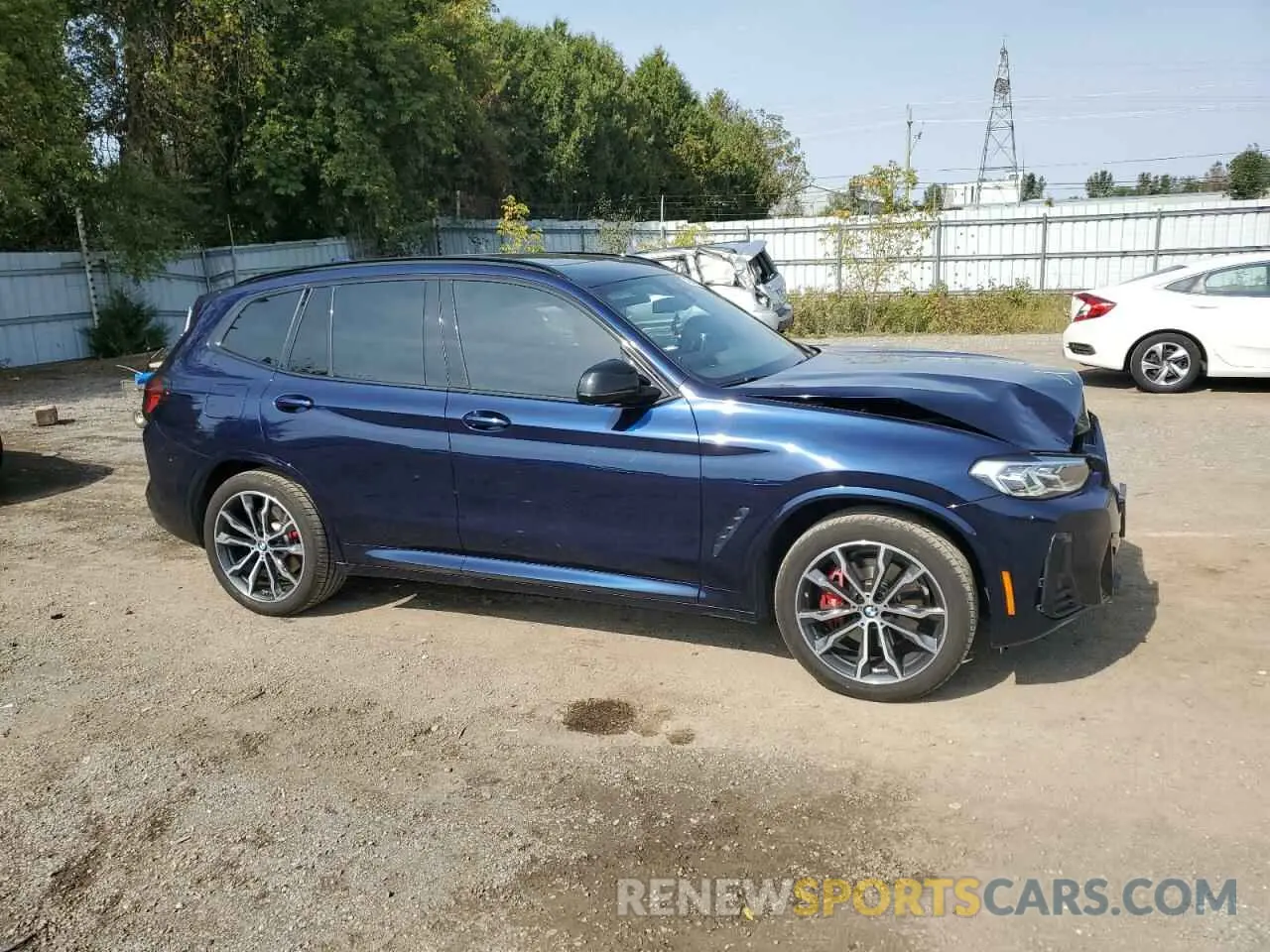 4 Photograph of a damaged car 5UX53DP06N9K17760 BMW X3 2022