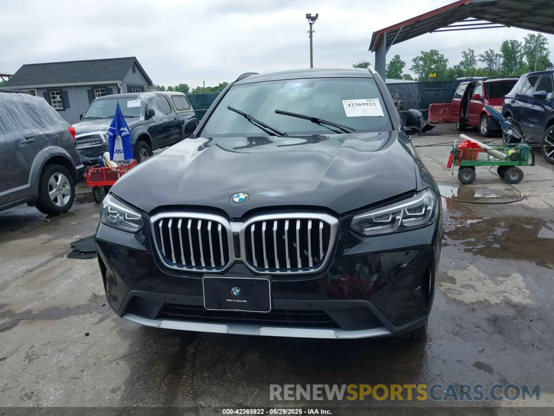 11 Photograph of a damaged car 5UX53DP06N9K32419 BMW X3 2022