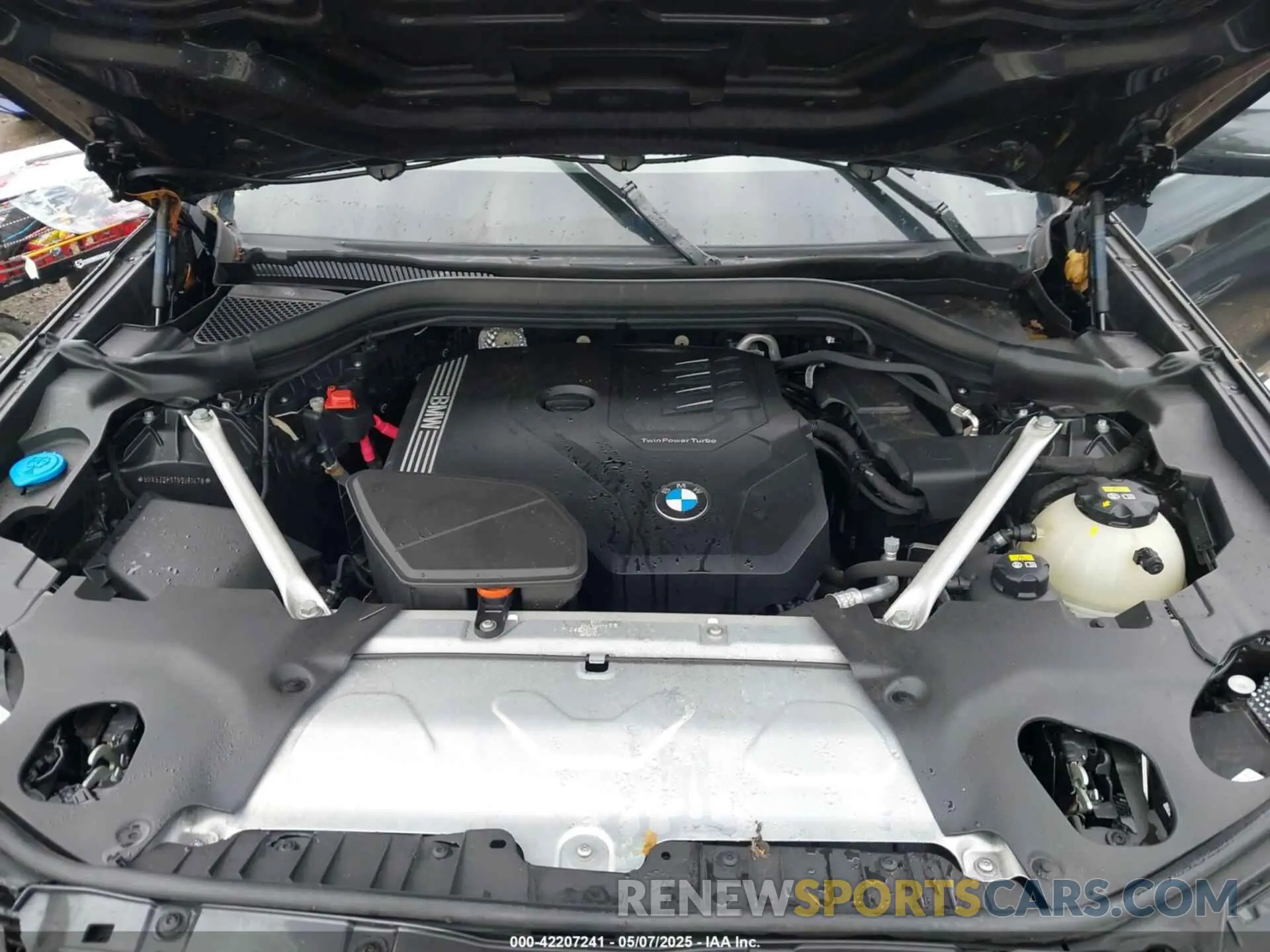 10 Photograph of a damaged car 5UX53DP07N9J81478 BMW X3 2022
