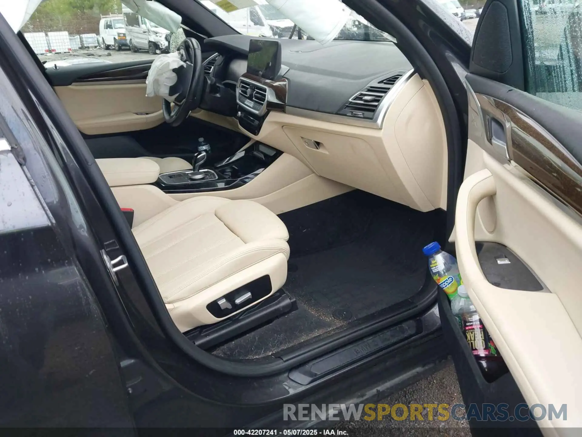 5 Photograph of a damaged car 5UX53DP07N9J81478 BMW X3 2022