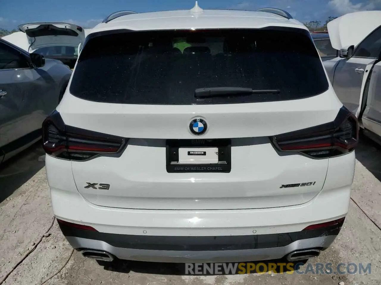 6 Photograph of a damaged car 5UX53DP07N9L96603 BMW X3 2022