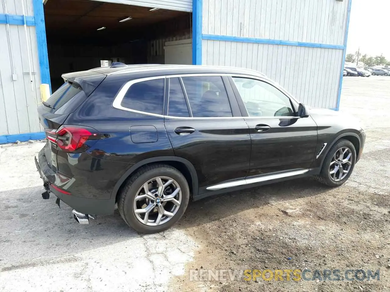 3 Photograph of a damaged car 5UX53DP07N9N28534 BMW X3 2022