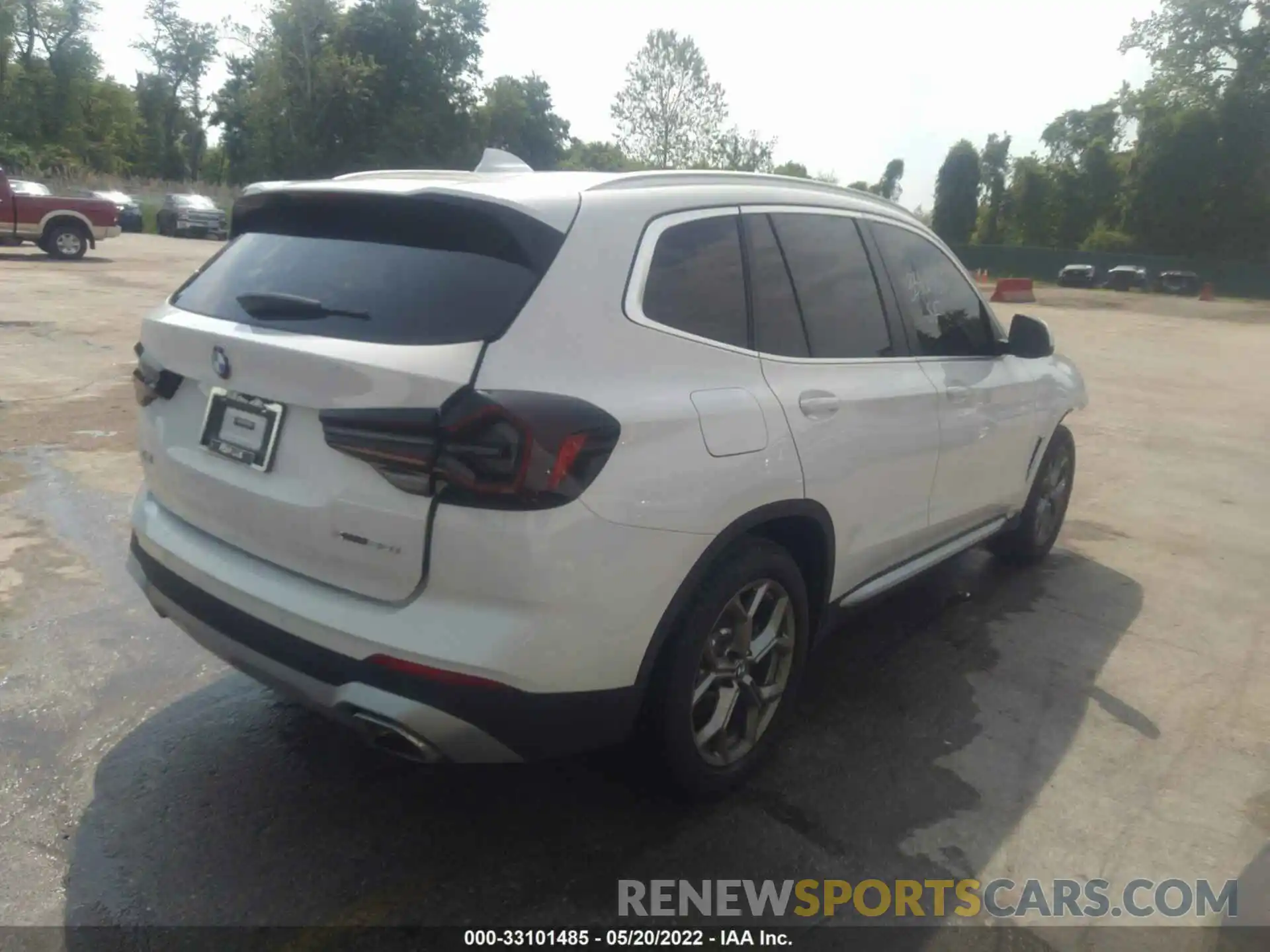 4 Photograph of a damaged car 5UX53DP08N9K21857 BMW X3 2022