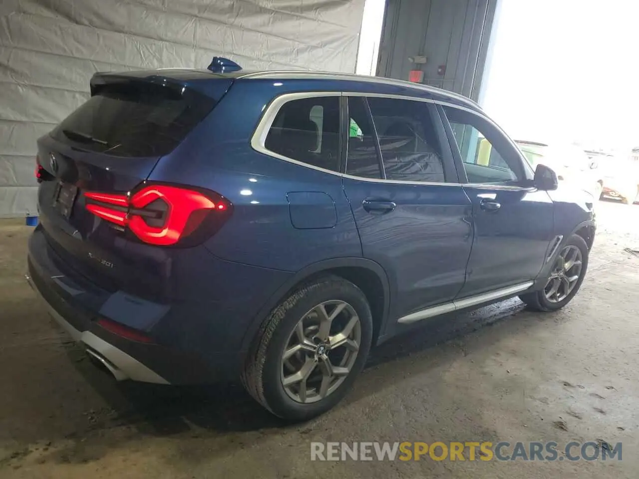 3 Photograph of a damaged car 5UX53DP08N9K59153 BMW X3 2022