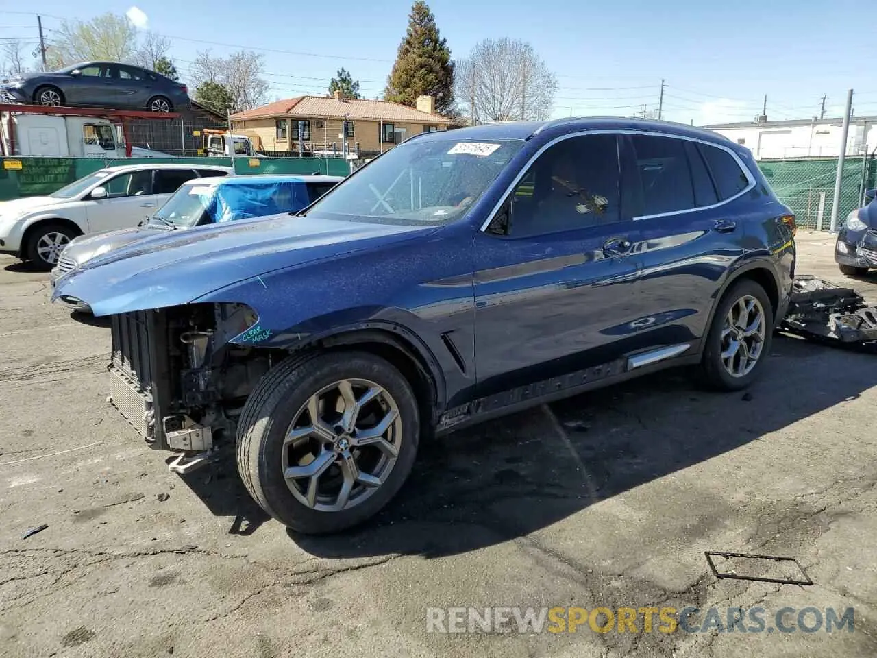 1 Photograph of a damaged car 5UX53DP08N9M83670 BMW X3 2022