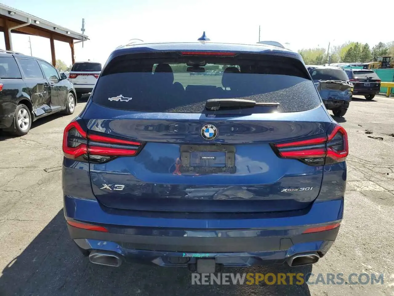 6 Photograph of a damaged car 5UX53DP08N9M83670 BMW X3 2022