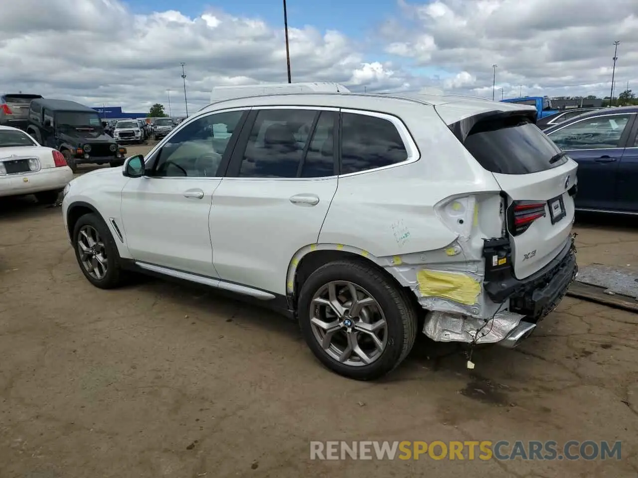2 Photograph of a damaged car 5UX53DP09N9J20892 BMW X3 2022