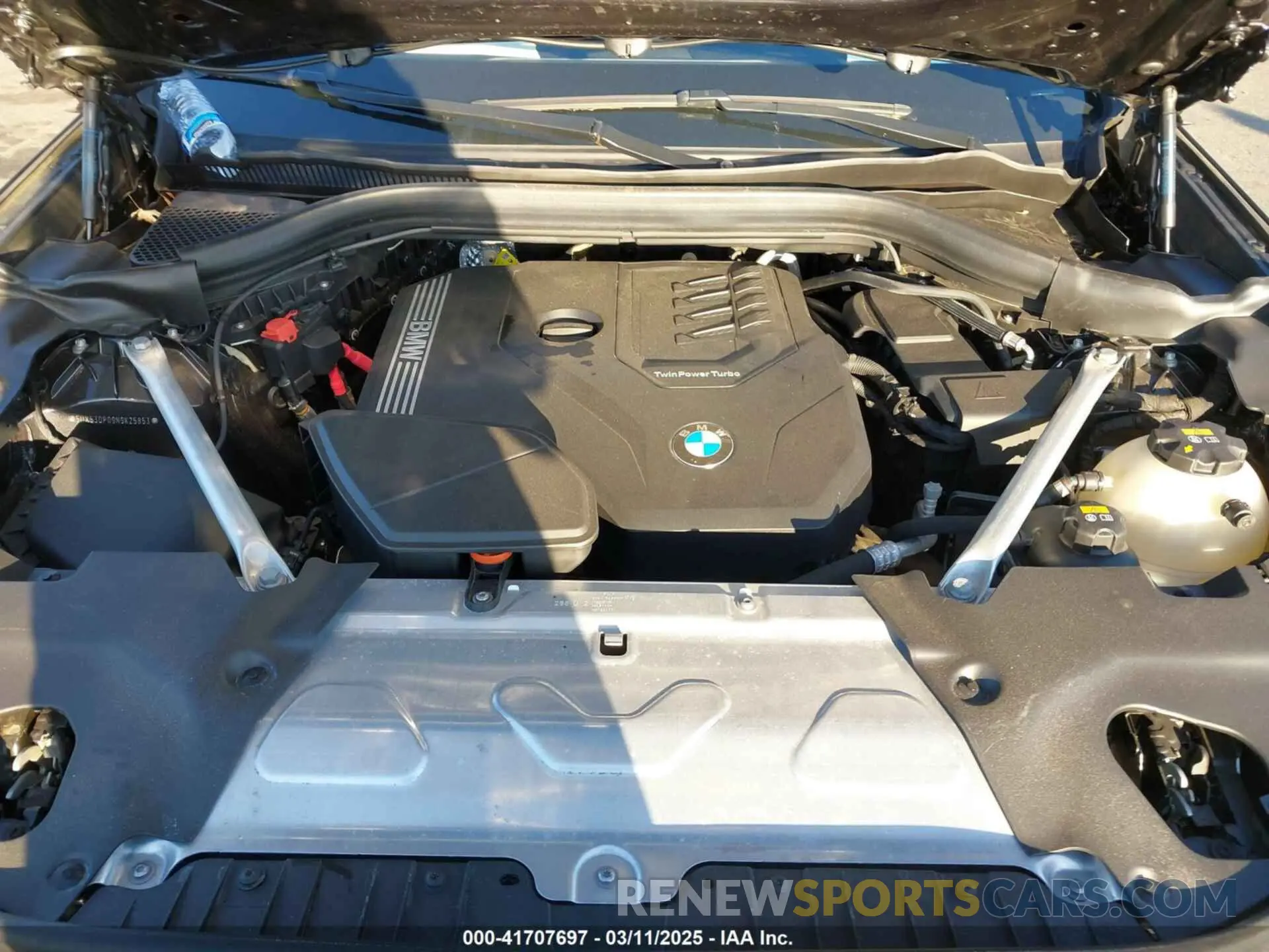 10 Photograph of a damaged car 5UX53DP09N9K25853 BMW X3 2022