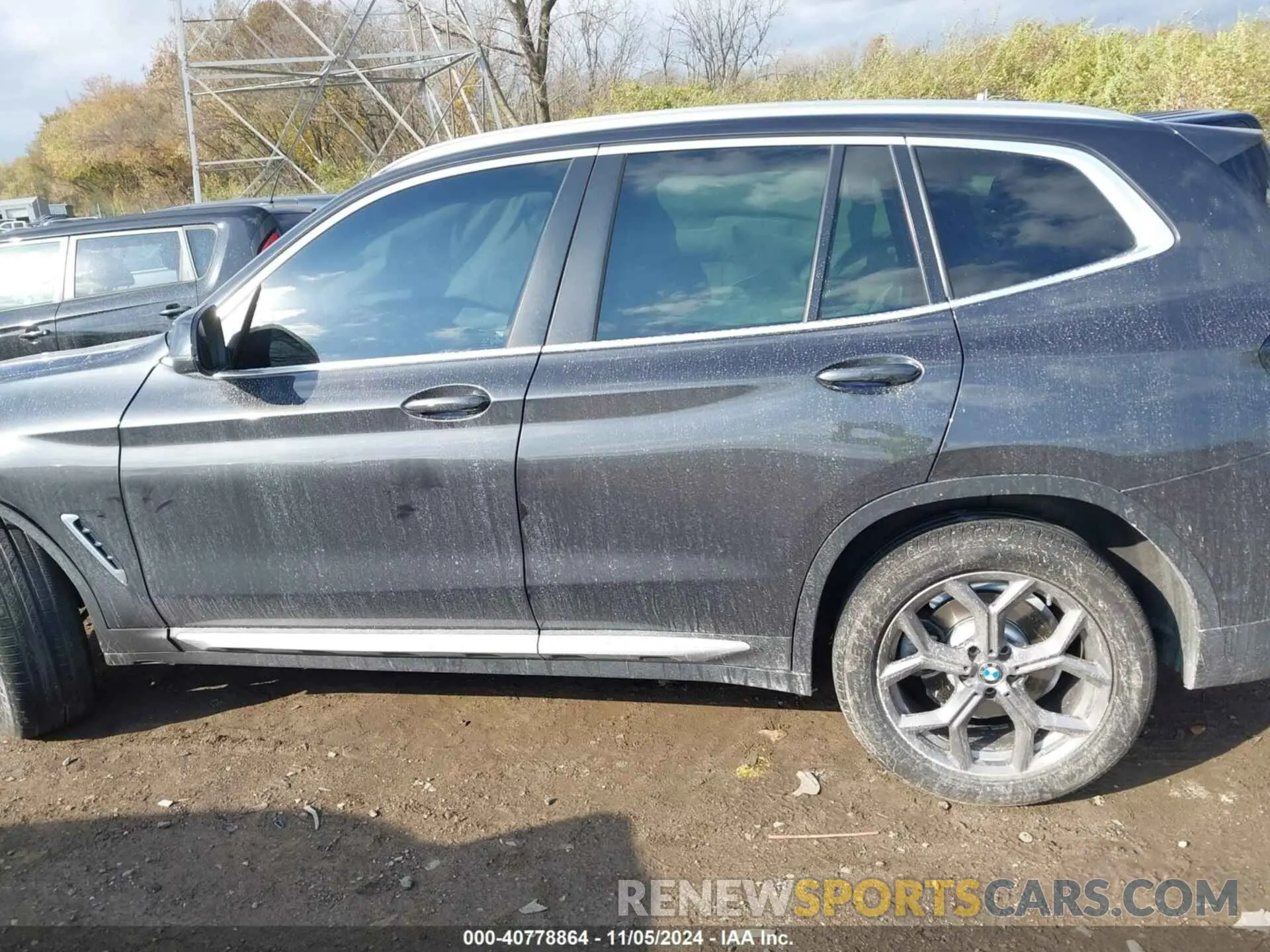 14 Photograph of a damaged car 5UX53DP09N9K53992 BMW X3 2022
