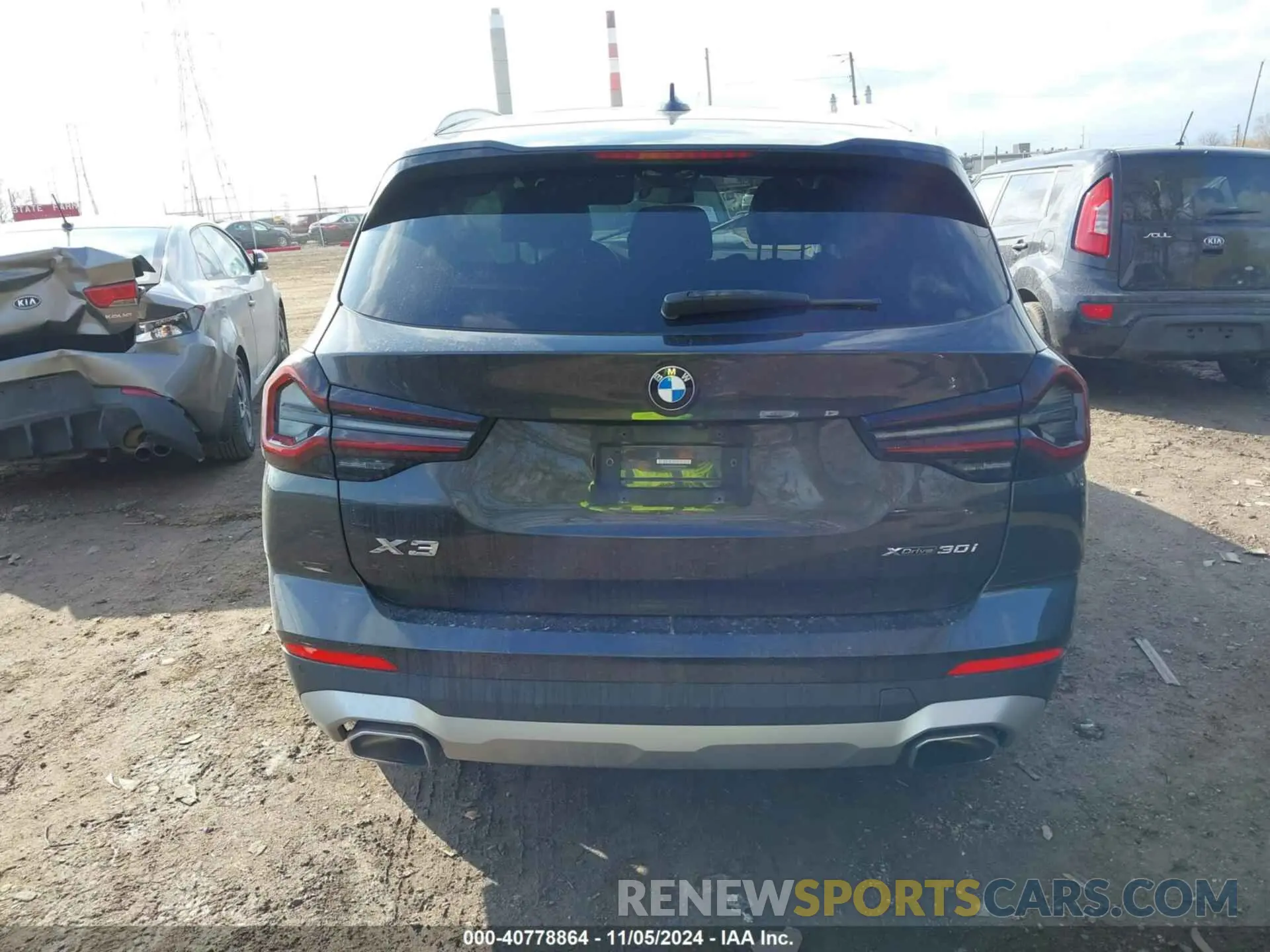 16 Photograph of a damaged car 5UX53DP09N9K53992 BMW X3 2022