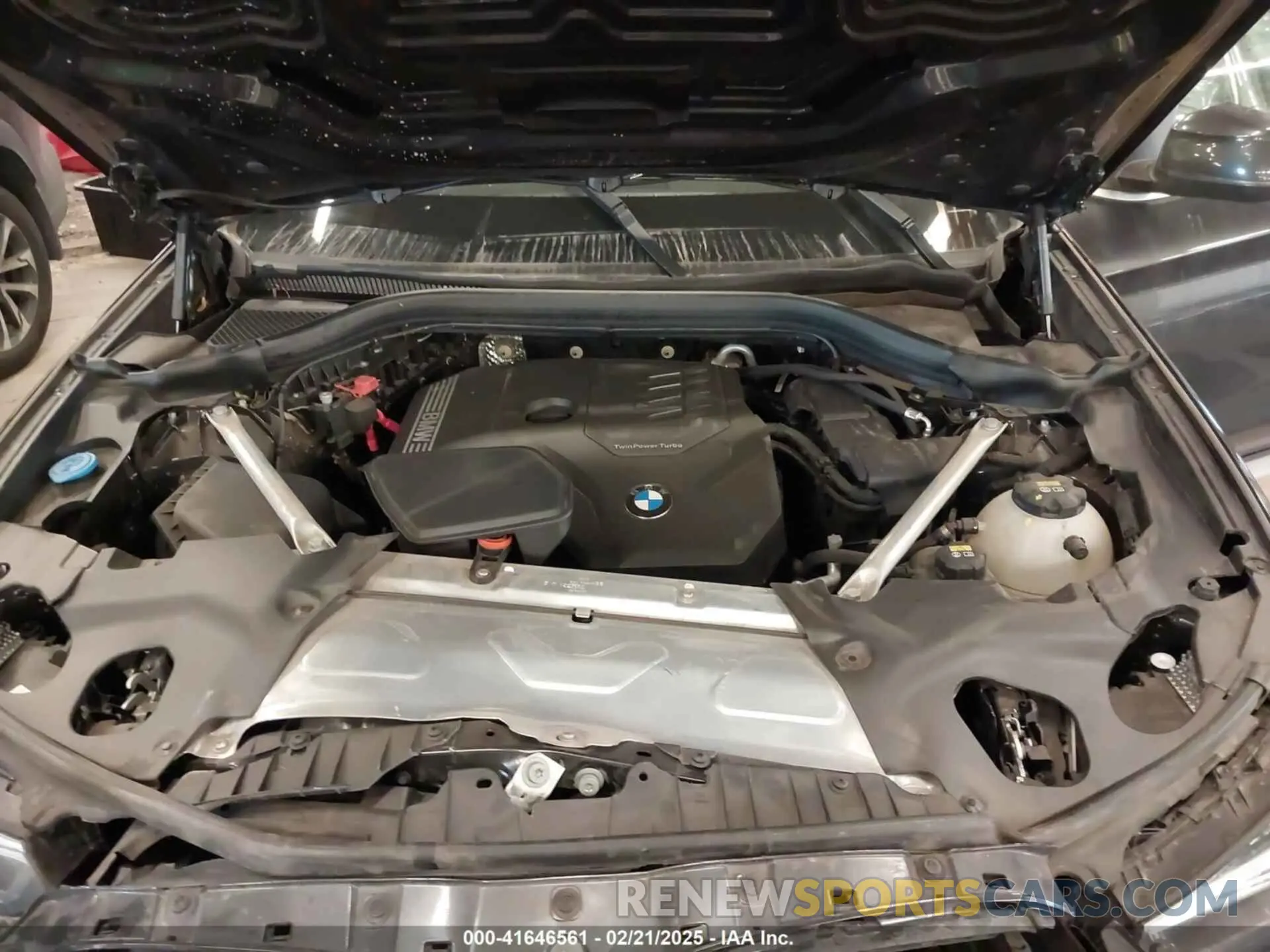 10 Photograph of a damaged car 5UX53DP09N9K75829 BMW X3 2022