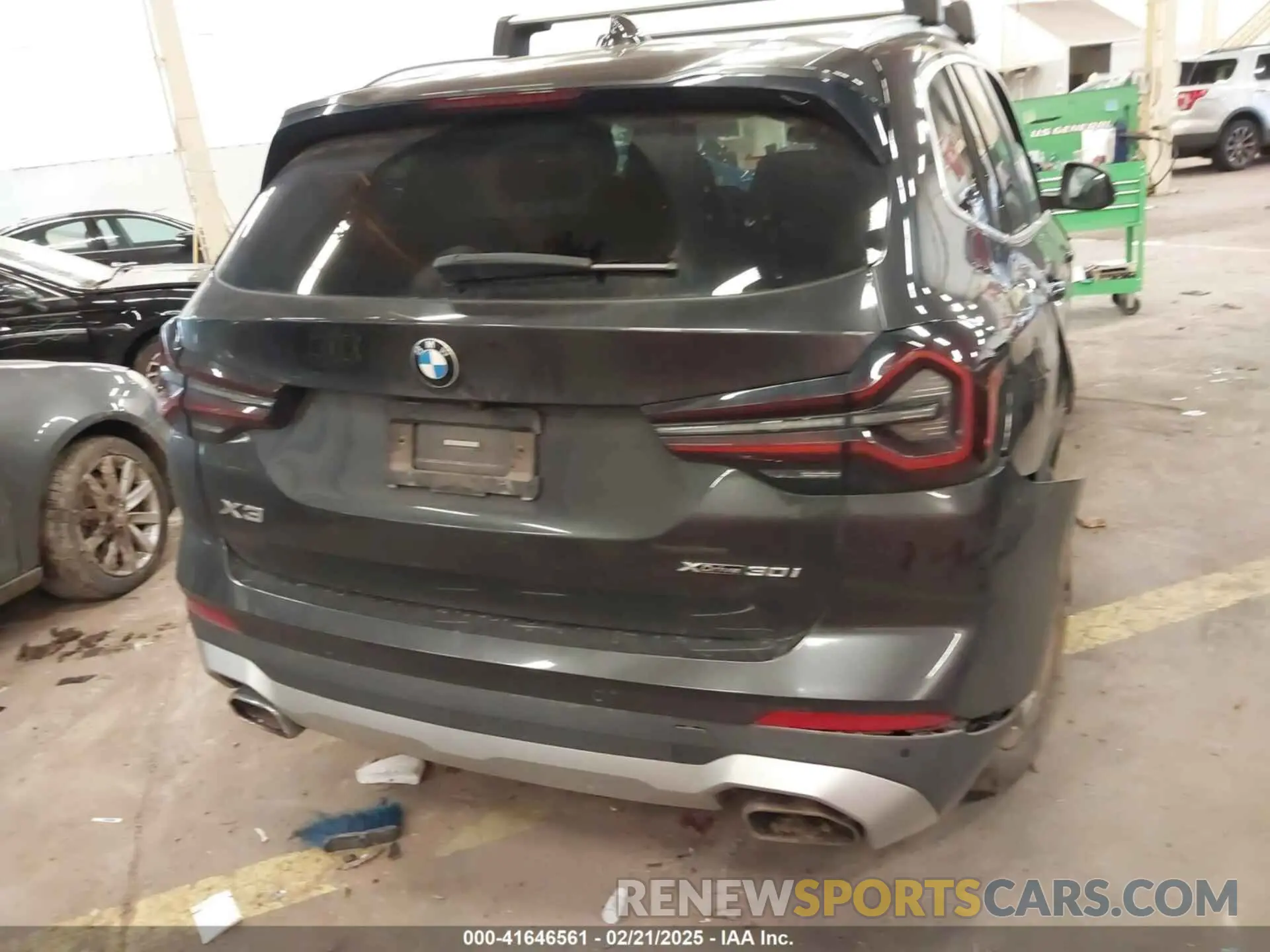 16 Photograph of a damaged car 5UX53DP09N9K75829 BMW X3 2022
