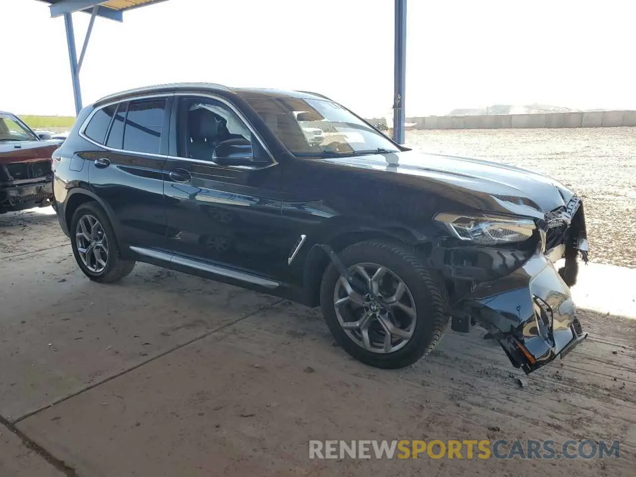 4 Photograph of a damaged car 5UX53DP09N9N35100 BMW X3 2022