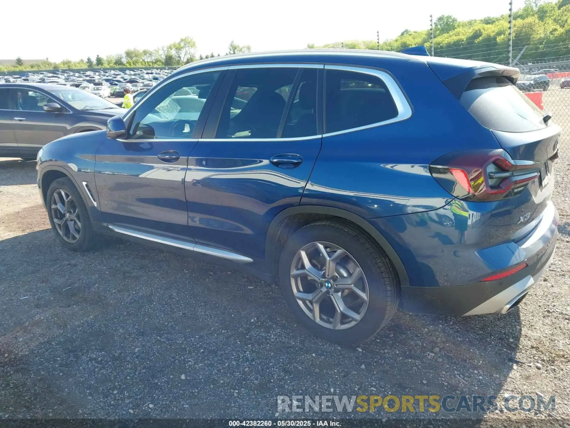 3 Photograph of a damaged car 5UX53DP0XN9J53917 BMW X3 2022