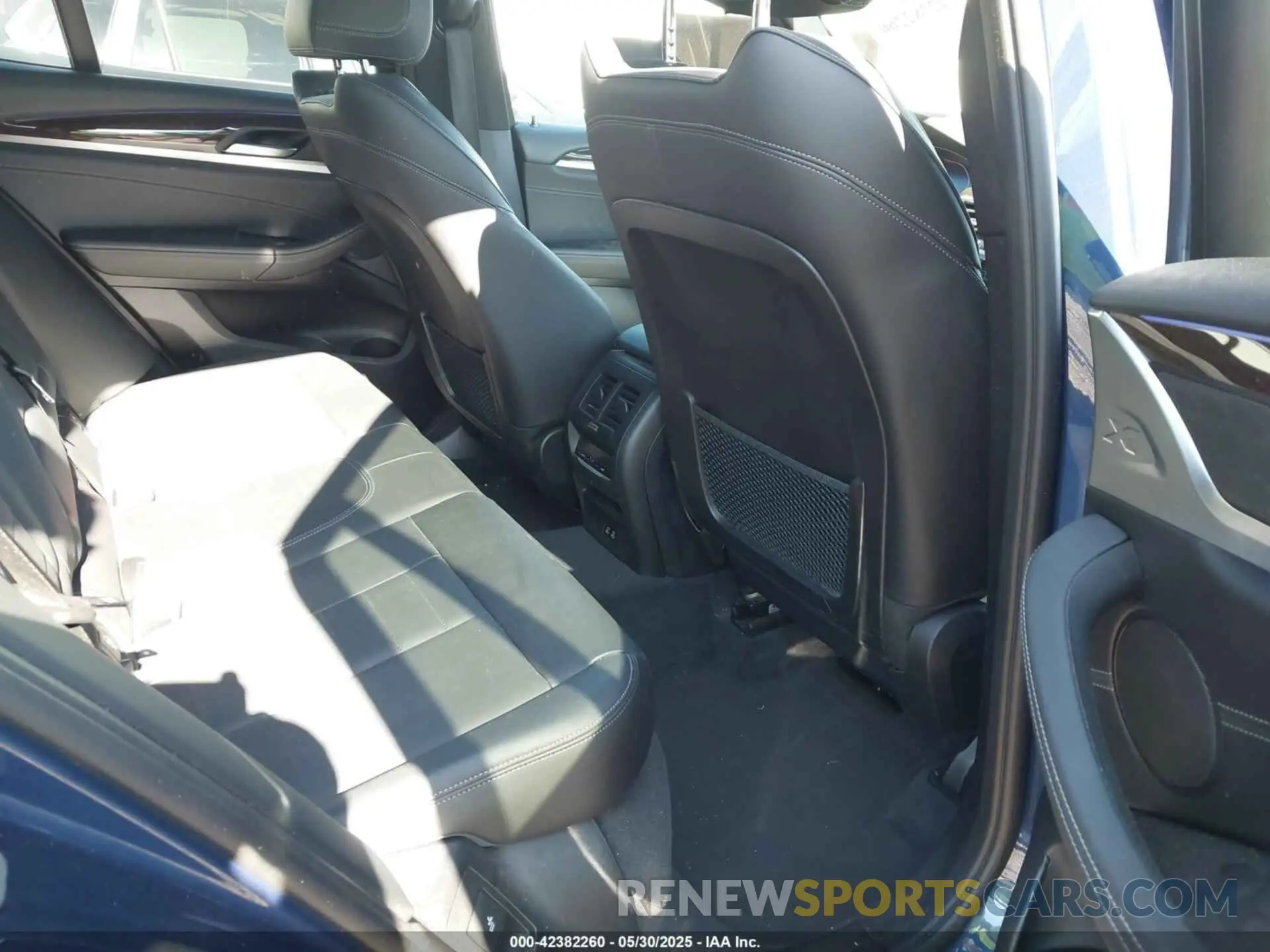 8 Photograph of a damaged car 5UX53DP0XN9J53917 BMW X3 2022
