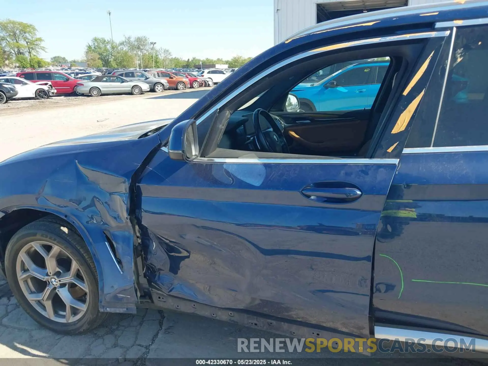 6 Photograph of a damaged car 5UX53DP0XN9J54310 BMW X3 2022