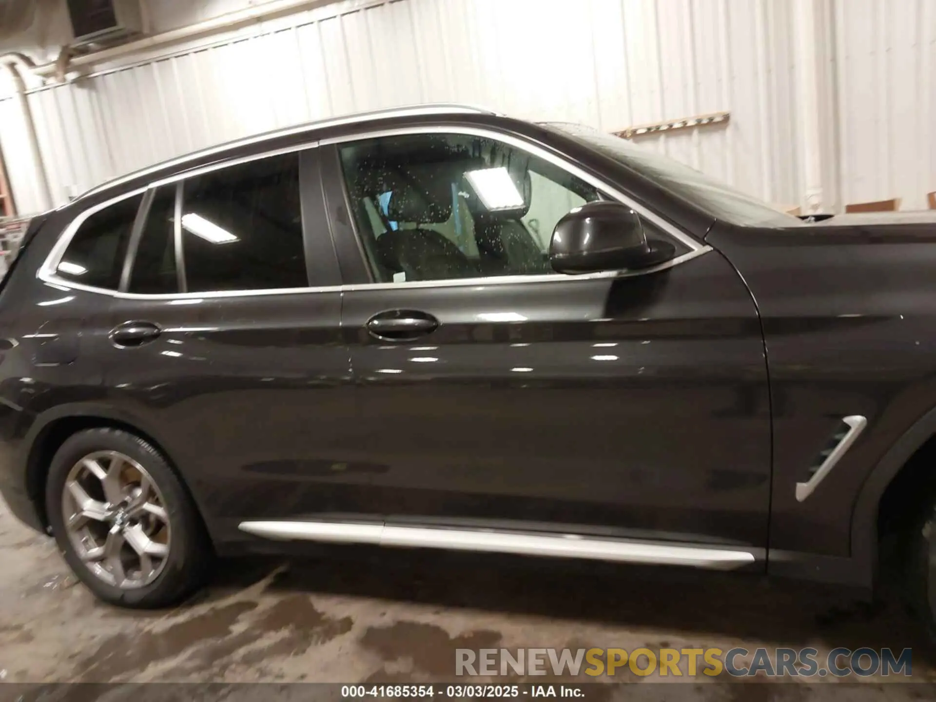 14 Photograph of a damaged car 5UX53DP0XN9K23741 BMW X3 2022