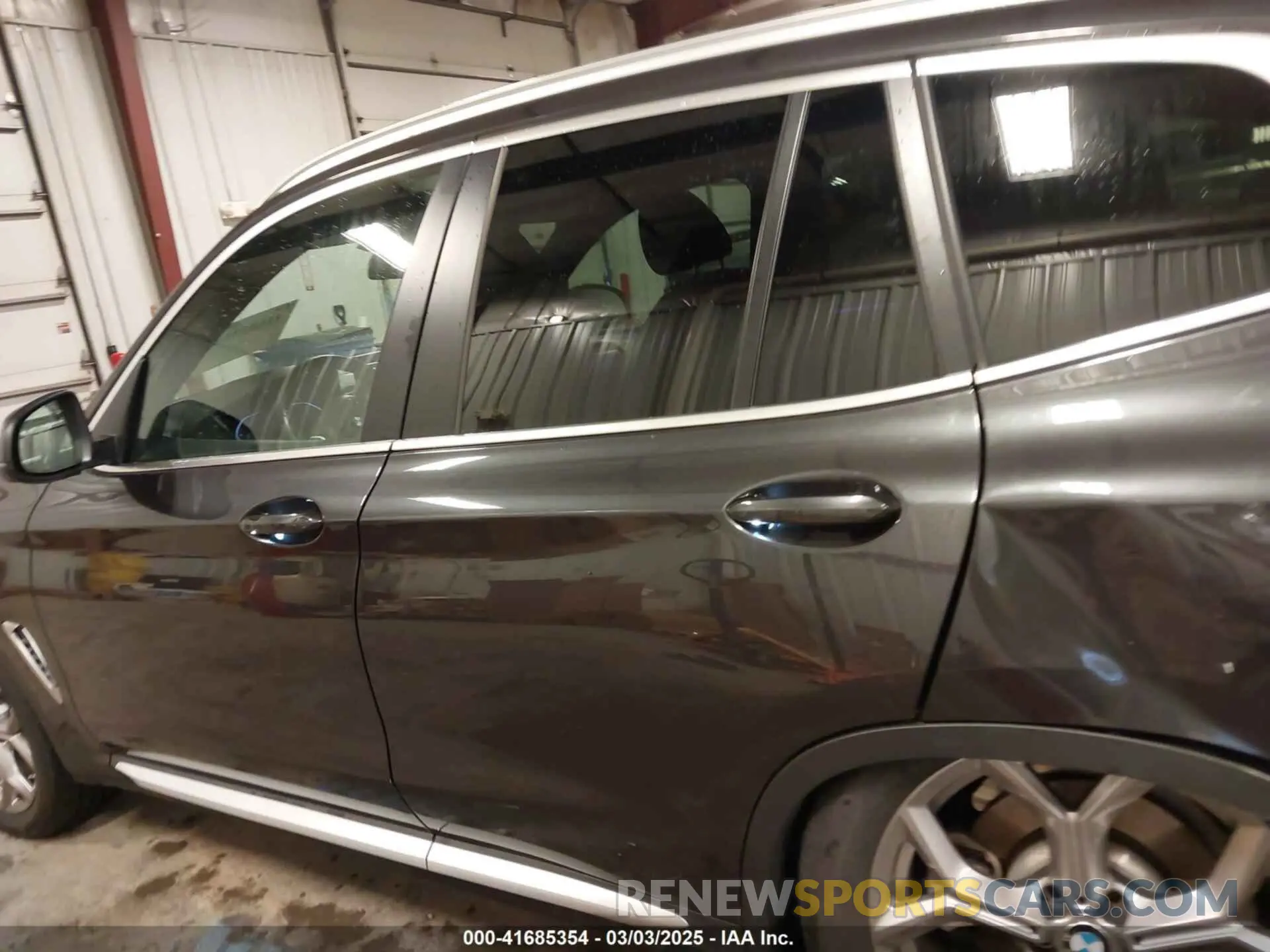 15 Photograph of a damaged car 5UX53DP0XN9K23741 BMW X3 2022