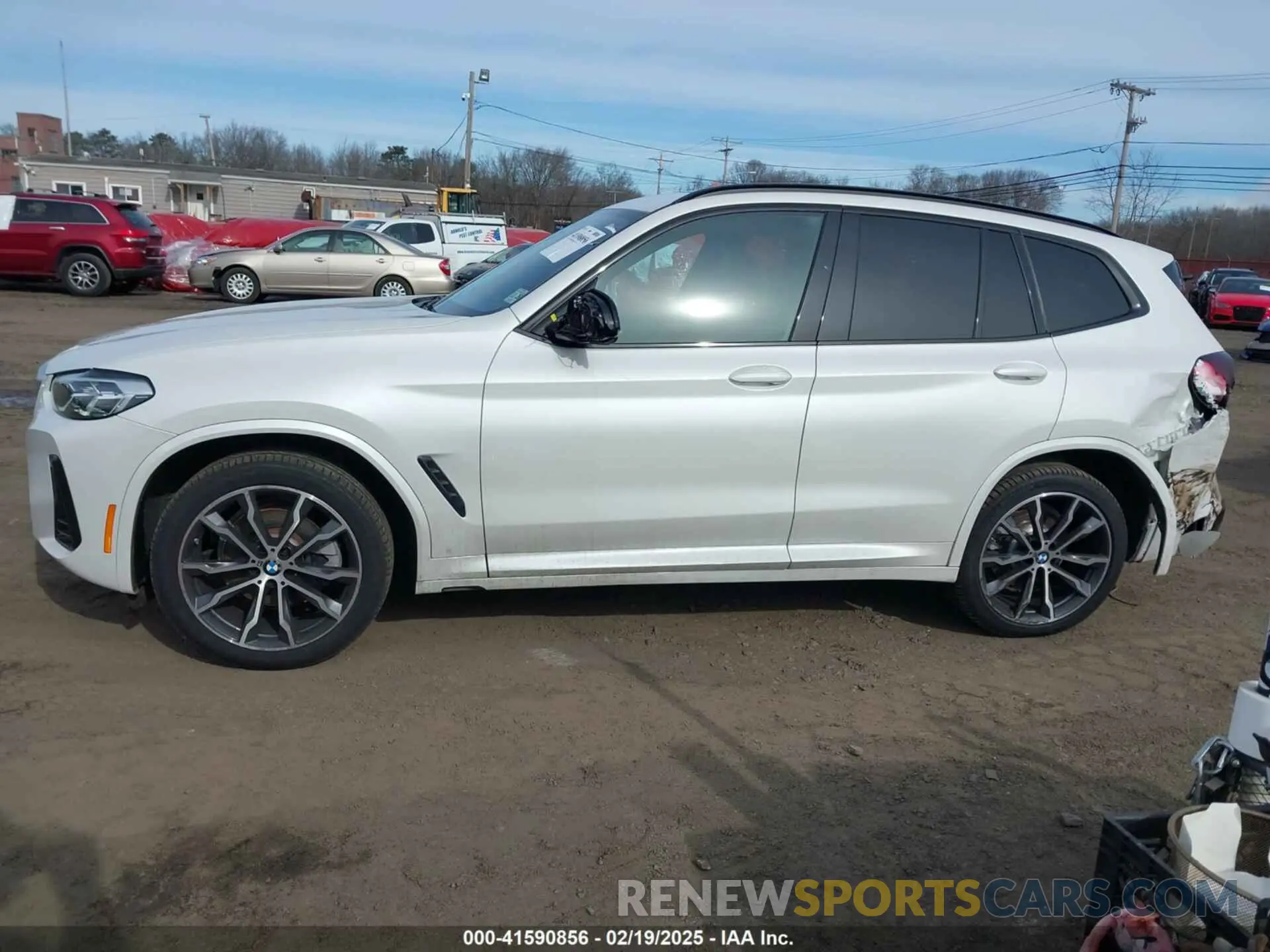 14 Photograph of a damaged car 5UX53DP0XN9K46338 BMW X3 2022