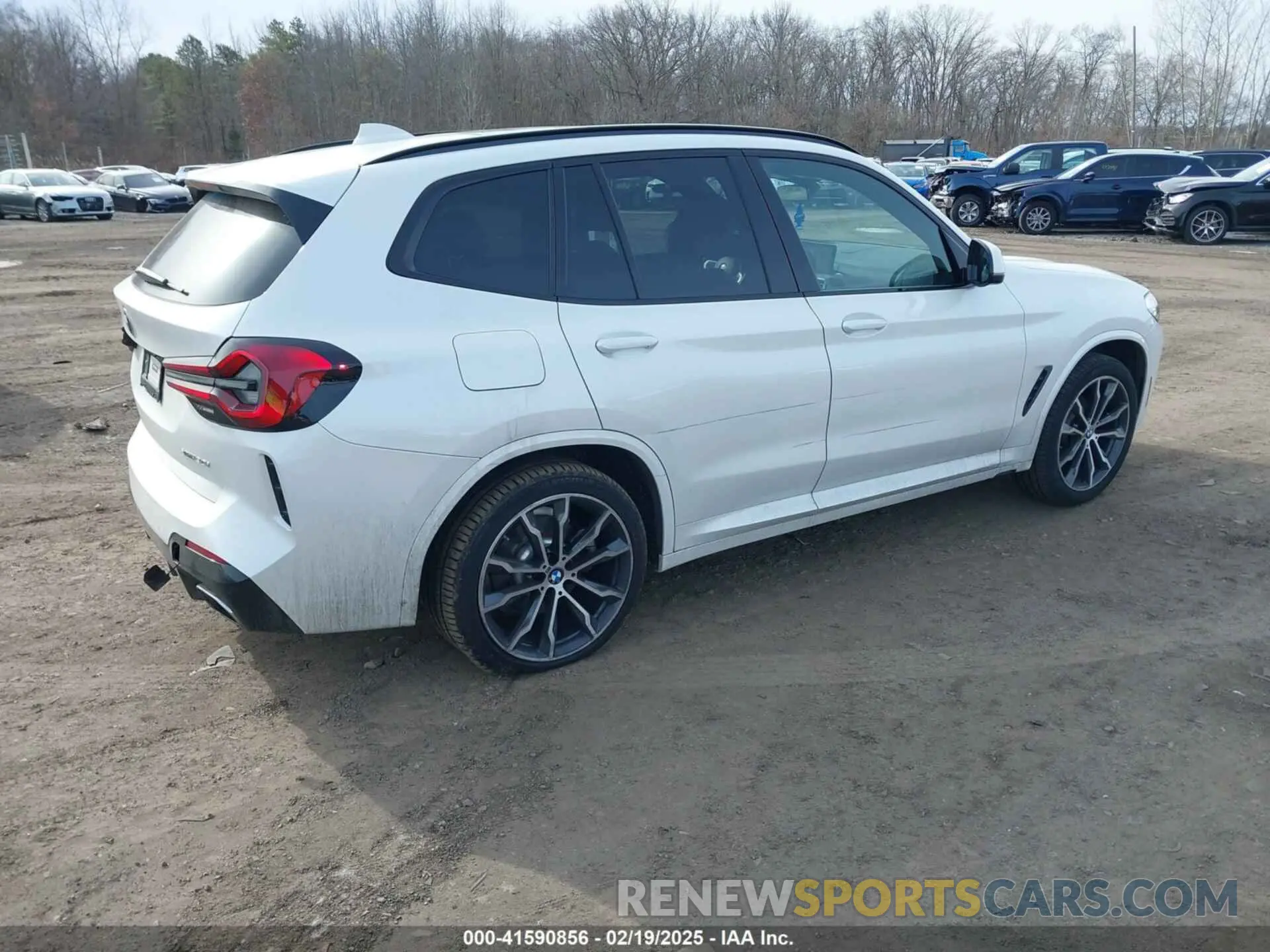 4 Photograph of a damaged car 5UX53DP0XN9K46338 BMW X3 2022