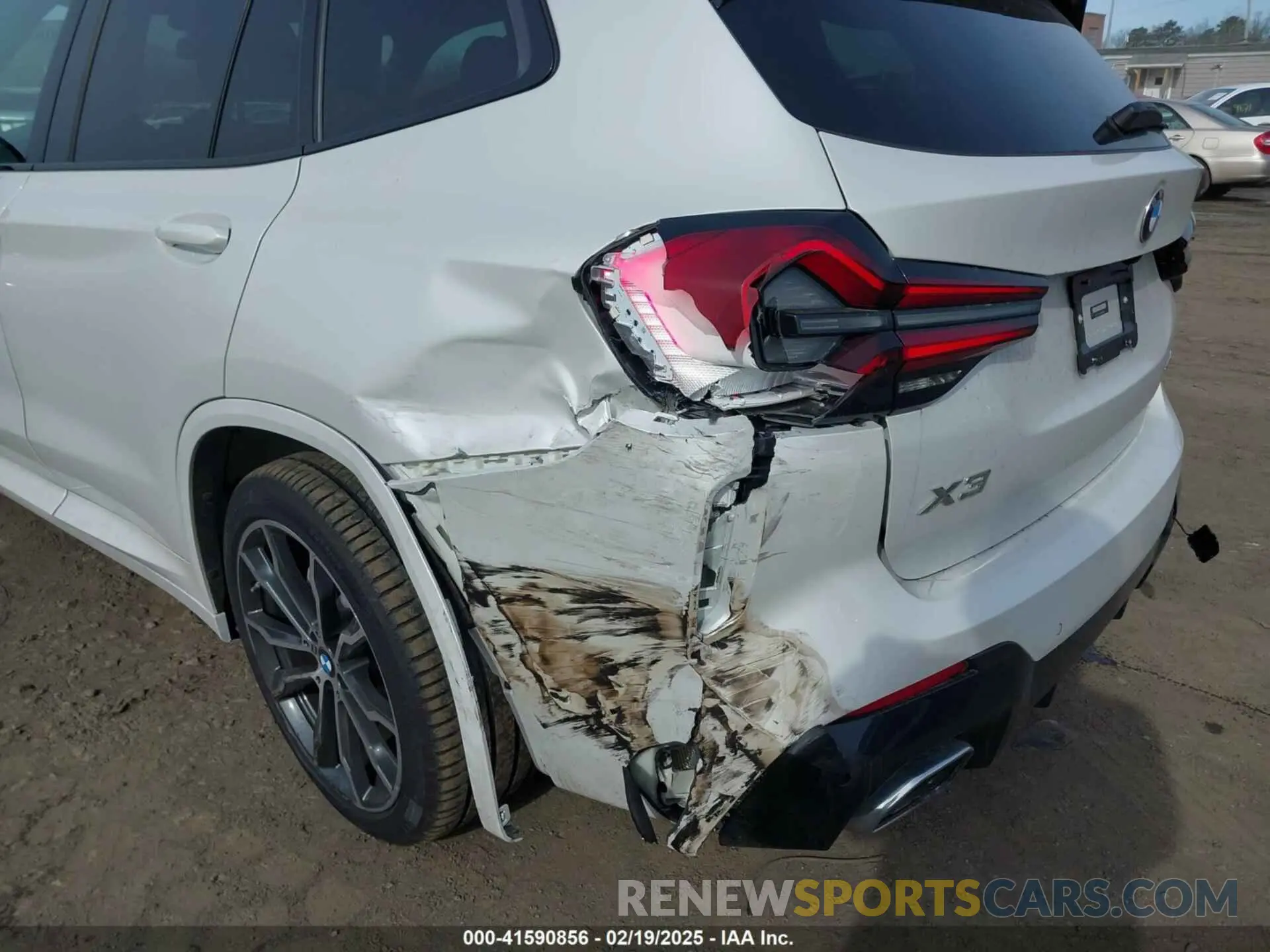 6 Photograph of a damaged car 5UX53DP0XN9K46338 BMW X3 2022