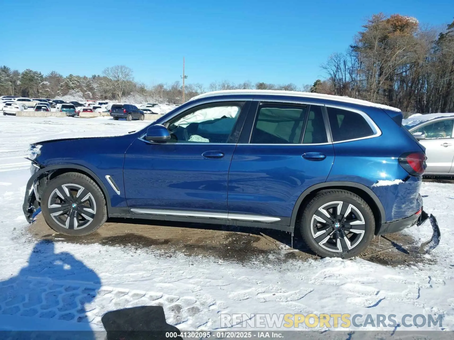 13 Photograph of a damaged car 5UX53DP0XN9K82594 BMW X3 2022