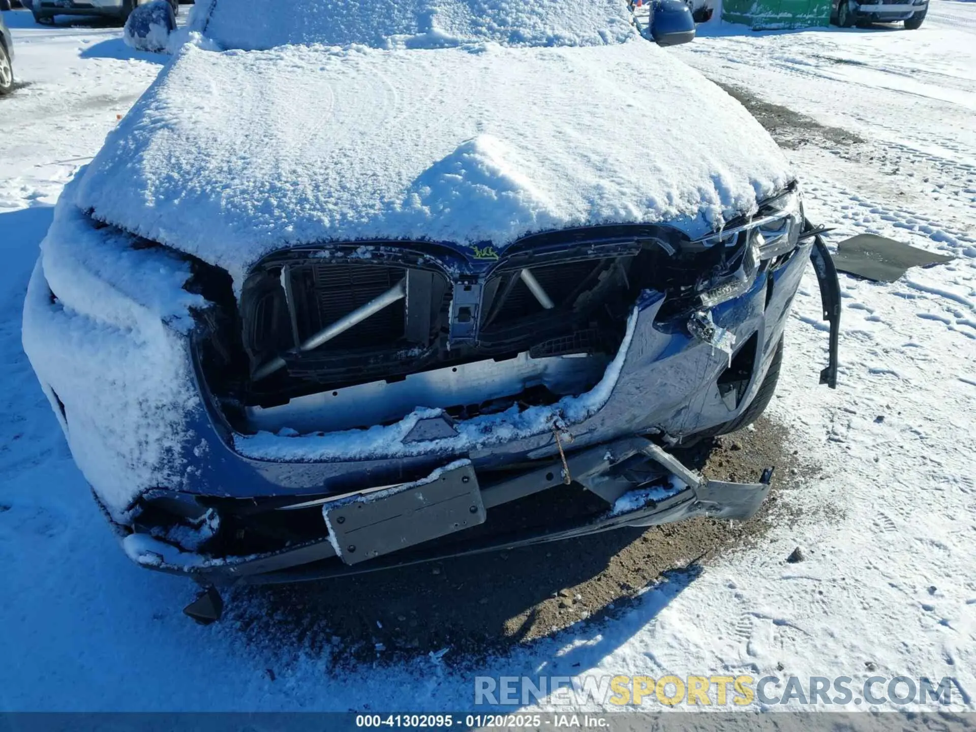 6 Photograph of a damaged car 5UX53DP0XN9K82594 BMW X3 2022