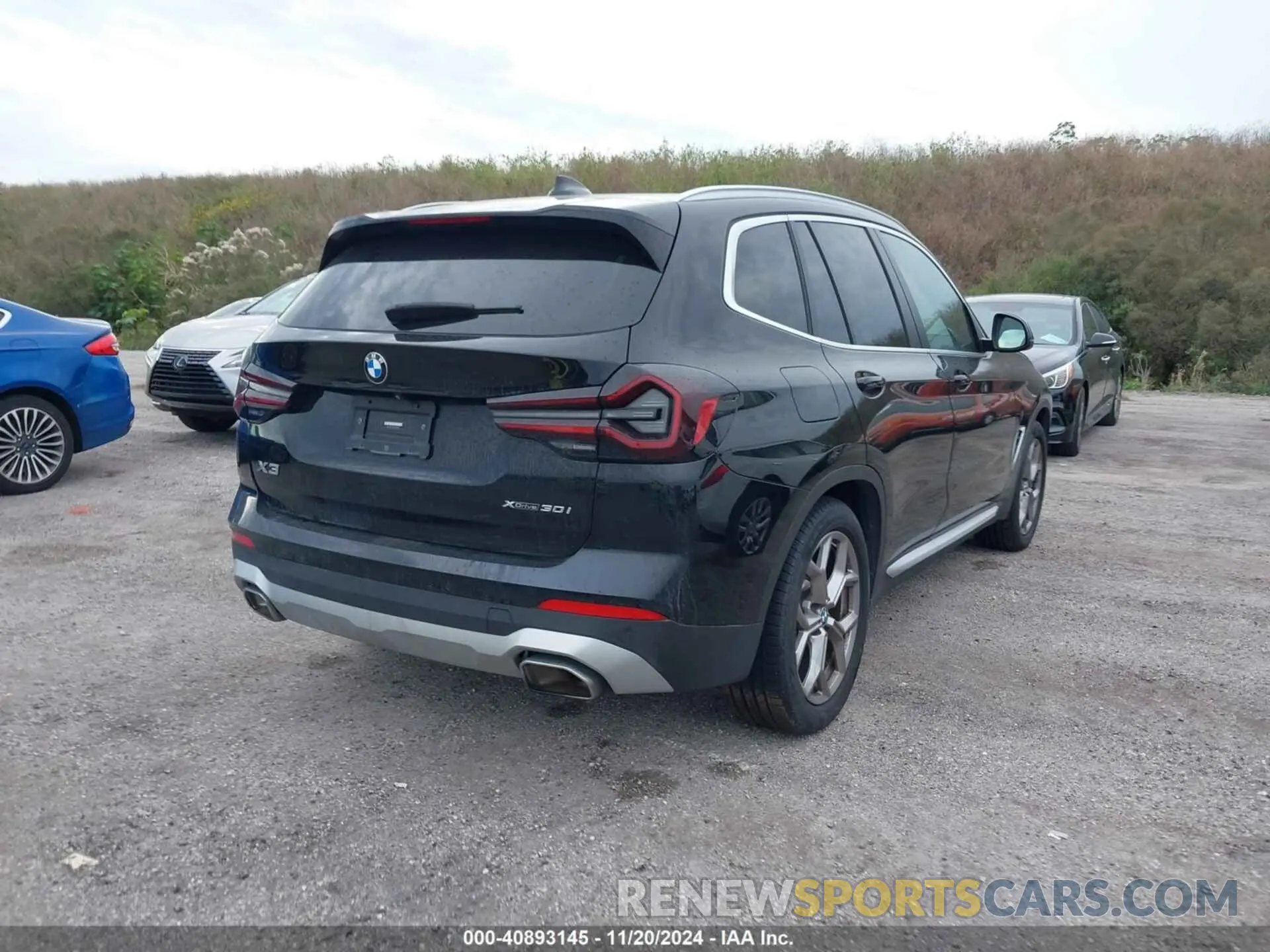 4 Photograph of a damaged car 5UX53DP0XN9L20969 BMW X3 2022
