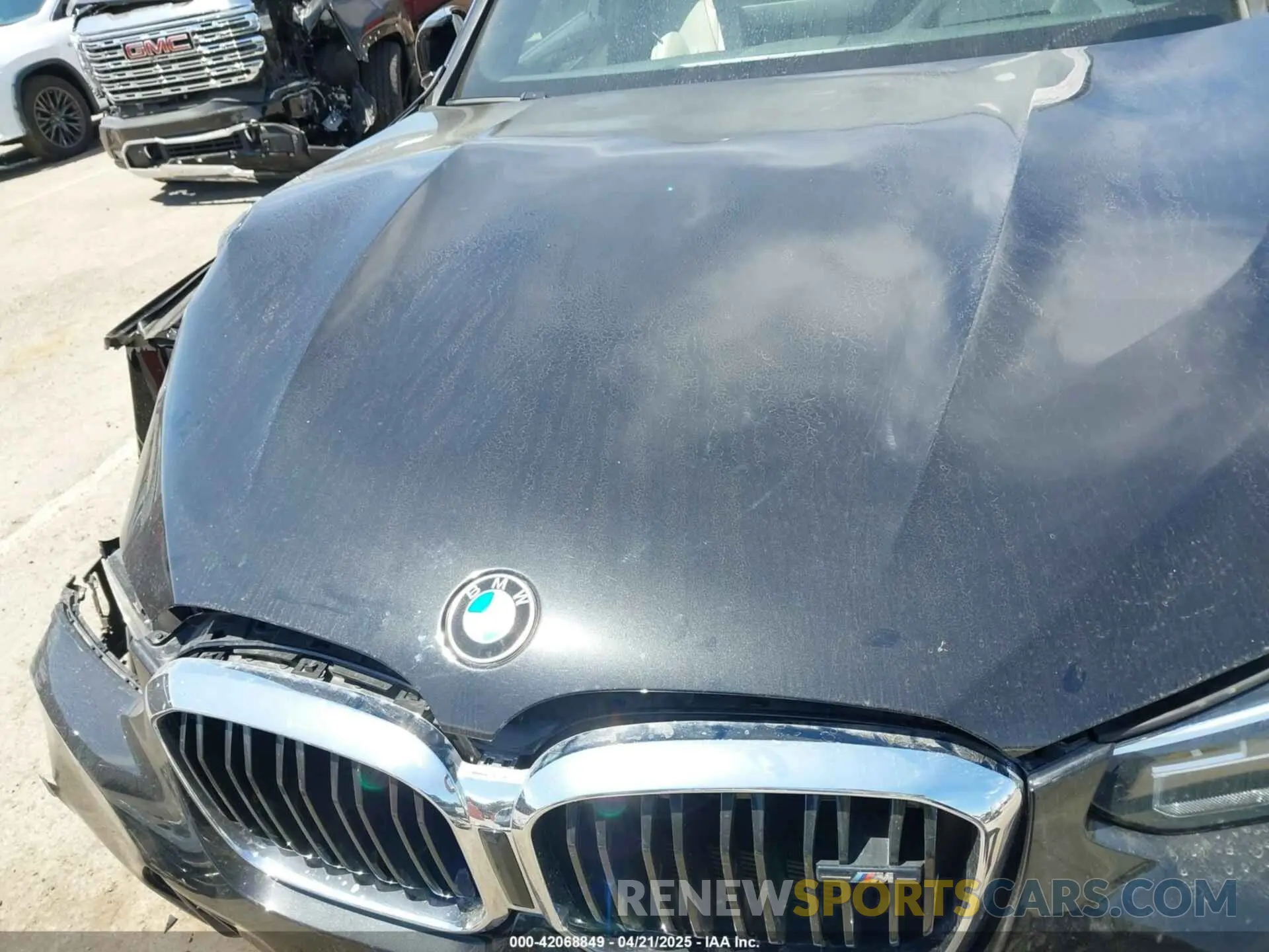 10 Photograph of a damaged car 5UX83DP00N9K07562 BMW X3 2022