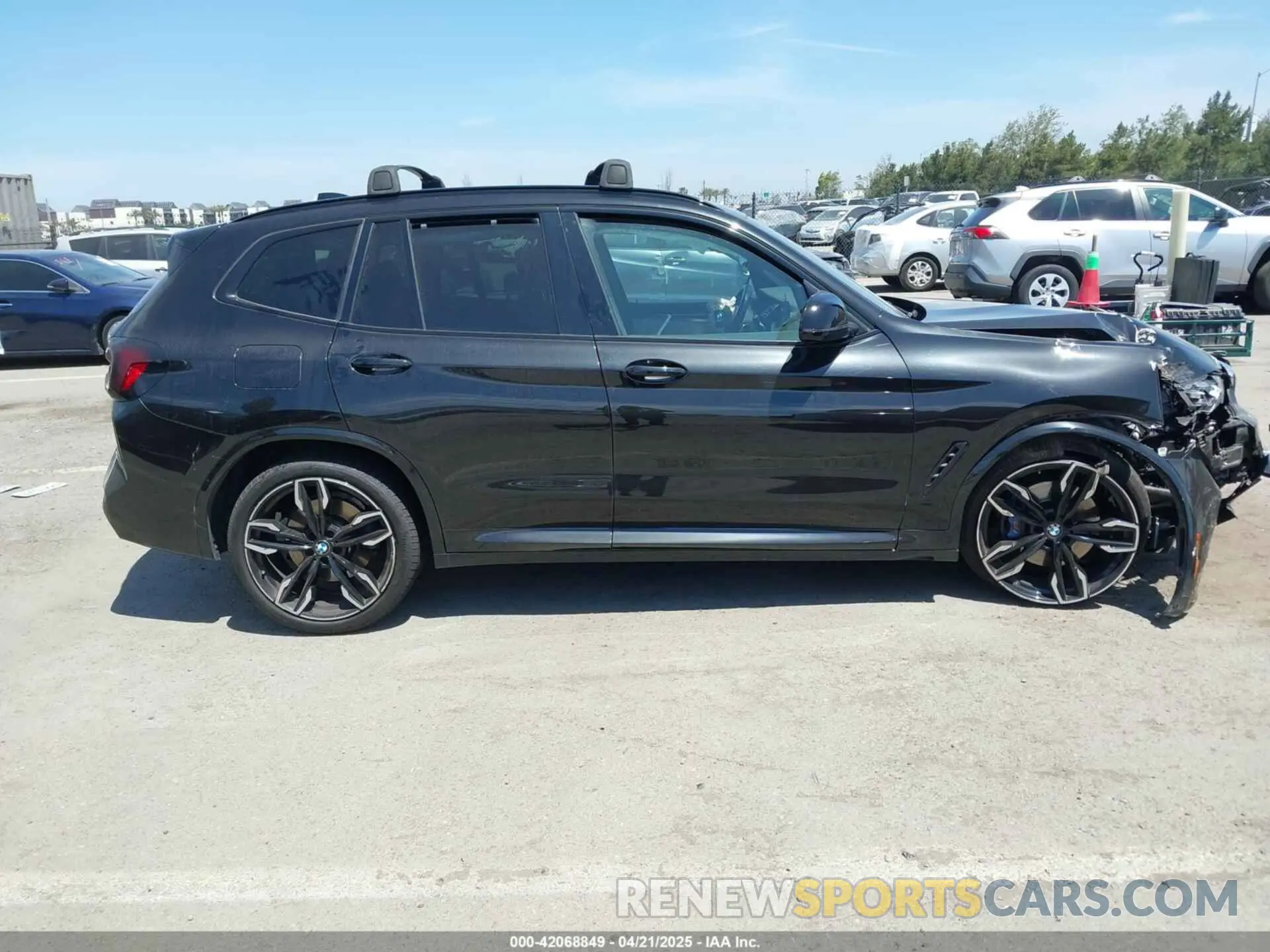 13 Photograph of a damaged car 5UX83DP00N9K07562 BMW X3 2022