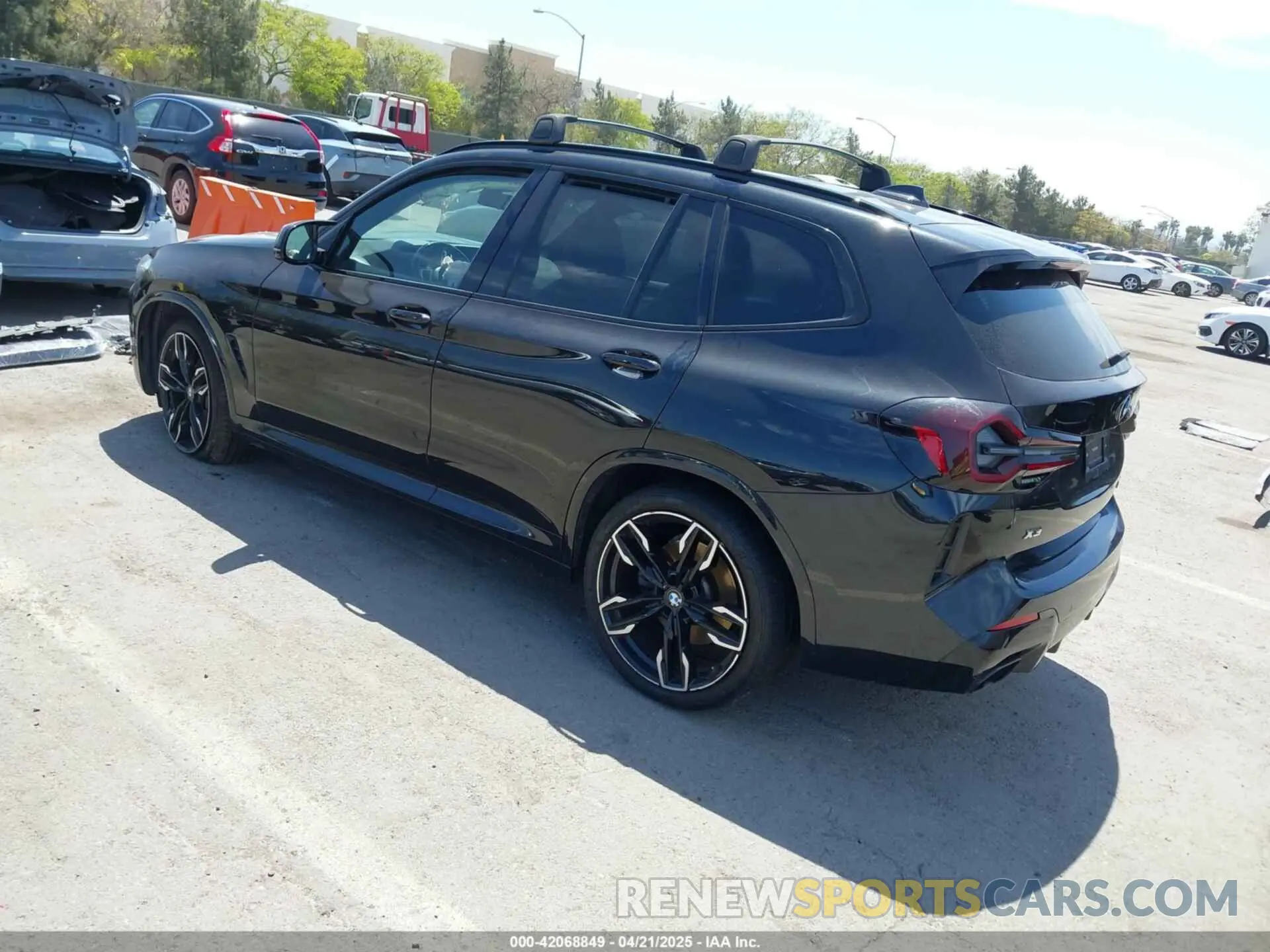 3 Photograph of a damaged car 5UX83DP00N9K07562 BMW X3 2022