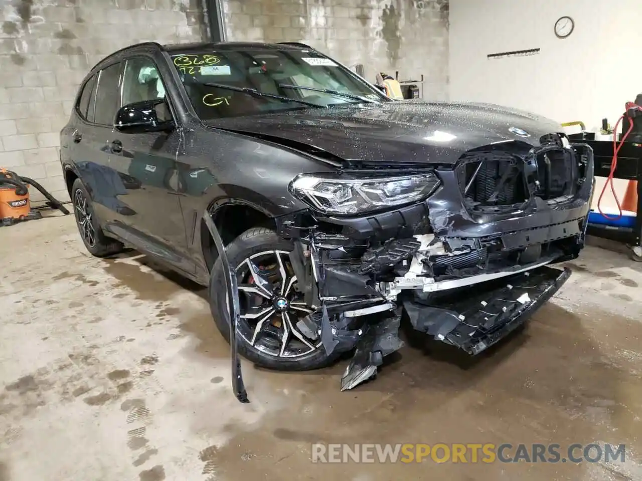 1 Photograph of a damaged car 5UX83DP02N9L72979 BMW X3 2022