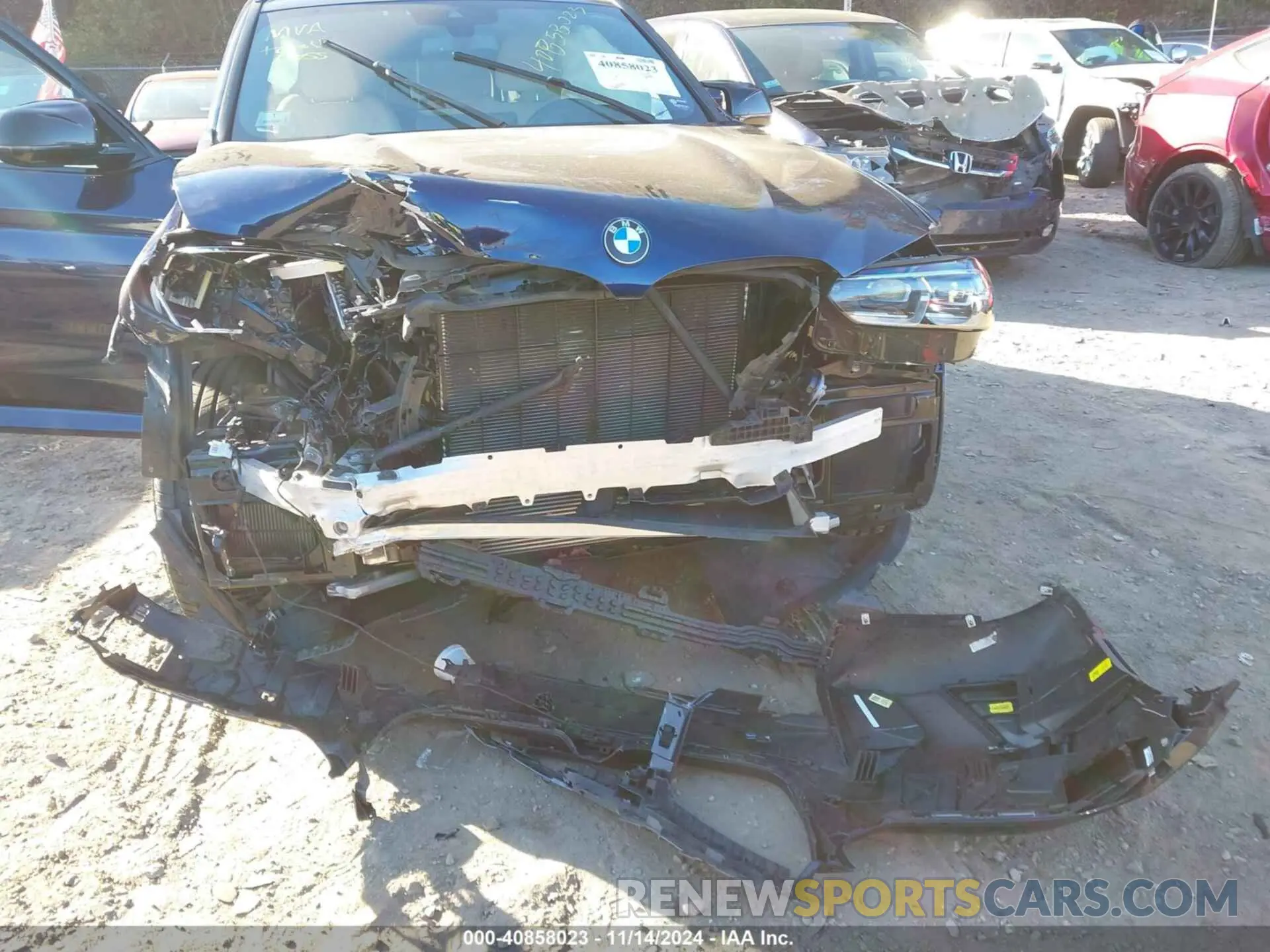 6 Photograph of a damaged car 5UX83DP06N9K71590 BMW X3 2022