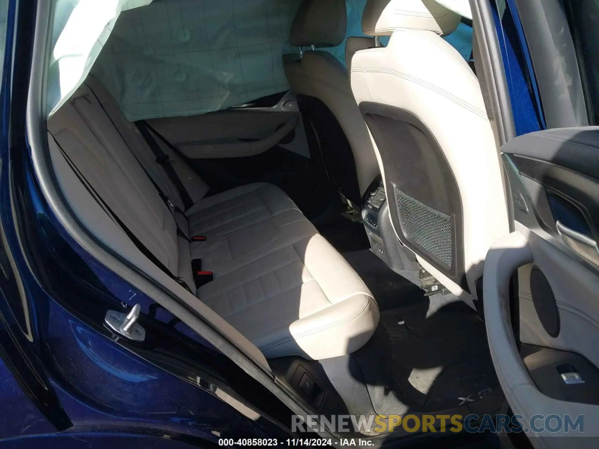 8 Photograph of a damaged car 5UX83DP06N9K71590 BMW X3 2022